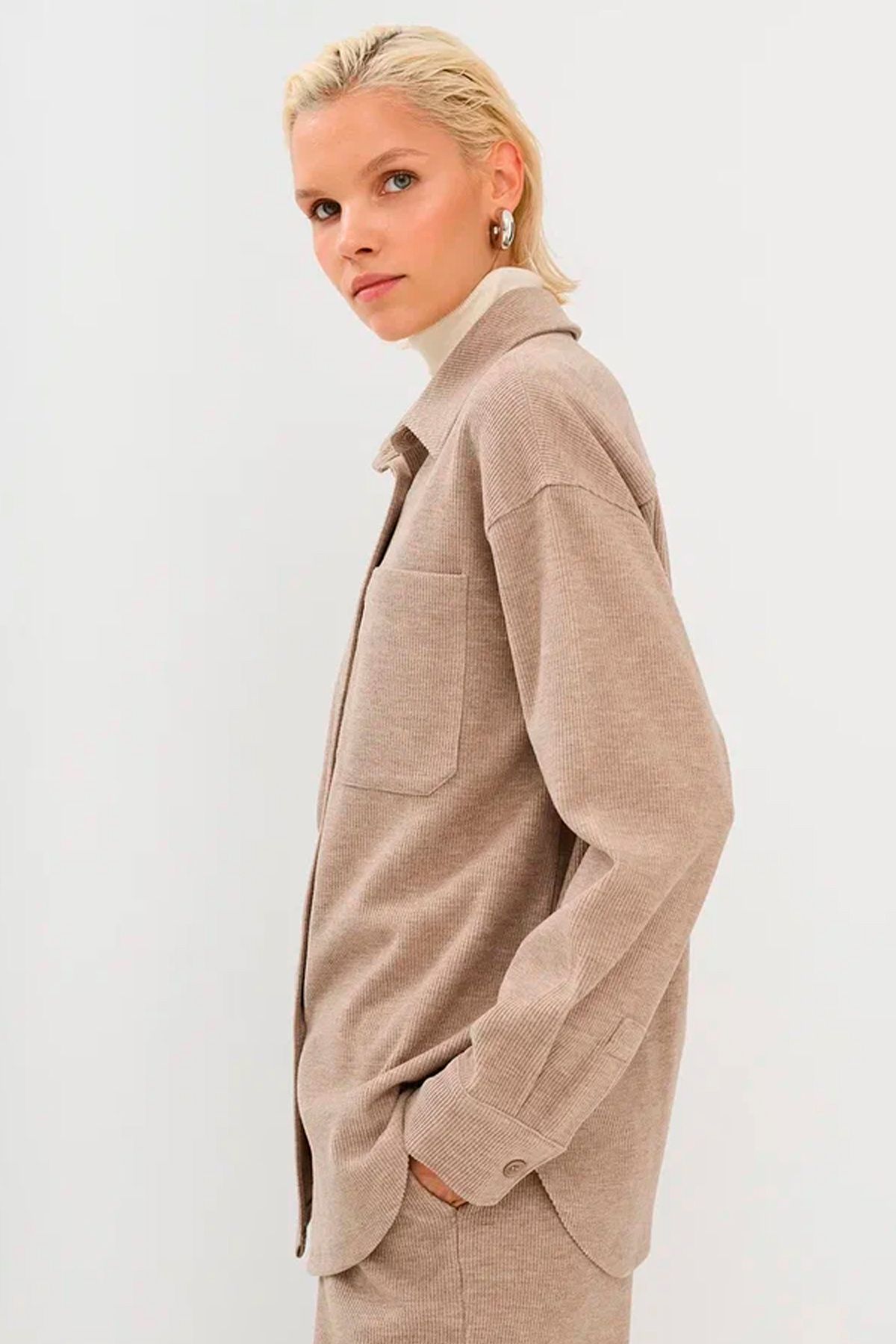 Фактурная блузка из вельвета в мелкий рубчик, 42р