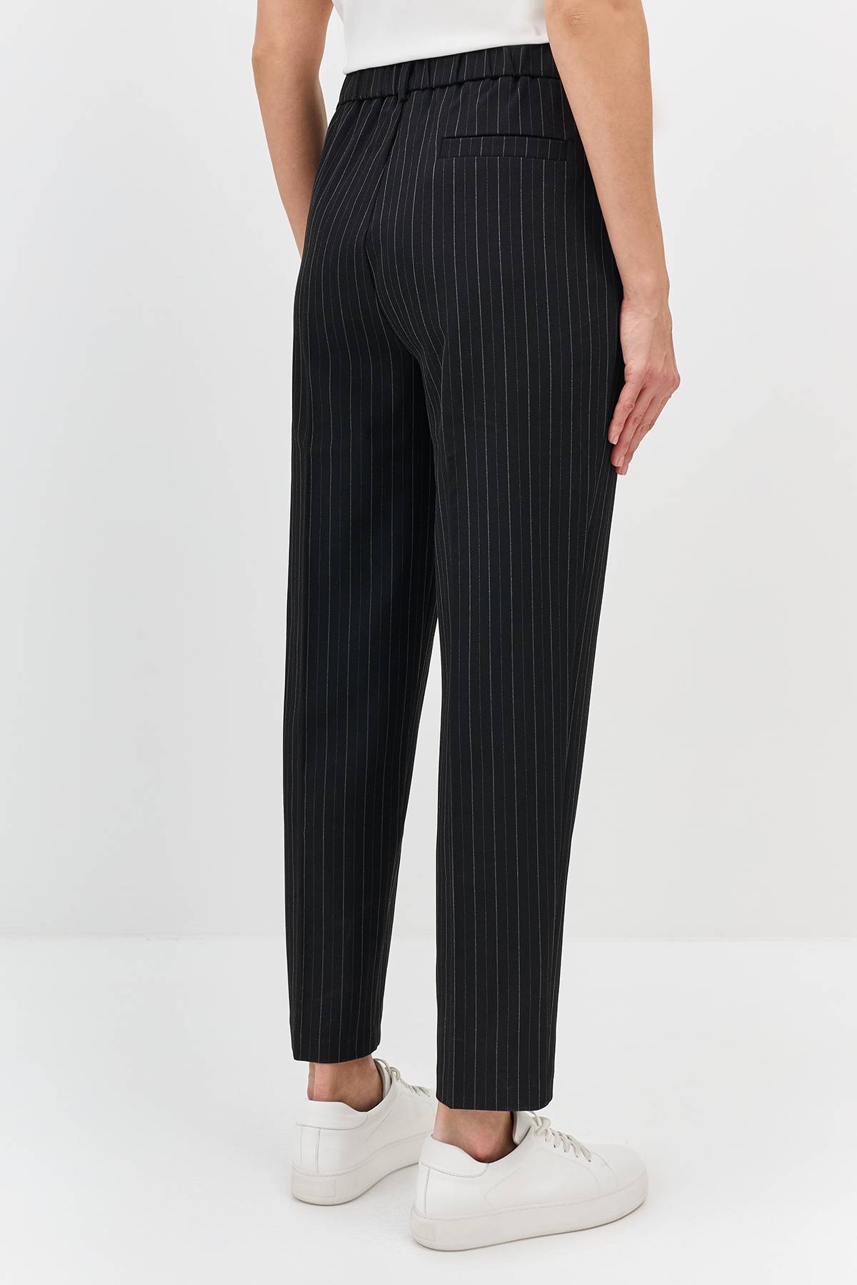 Классические брюки в тонкую полоску, 44