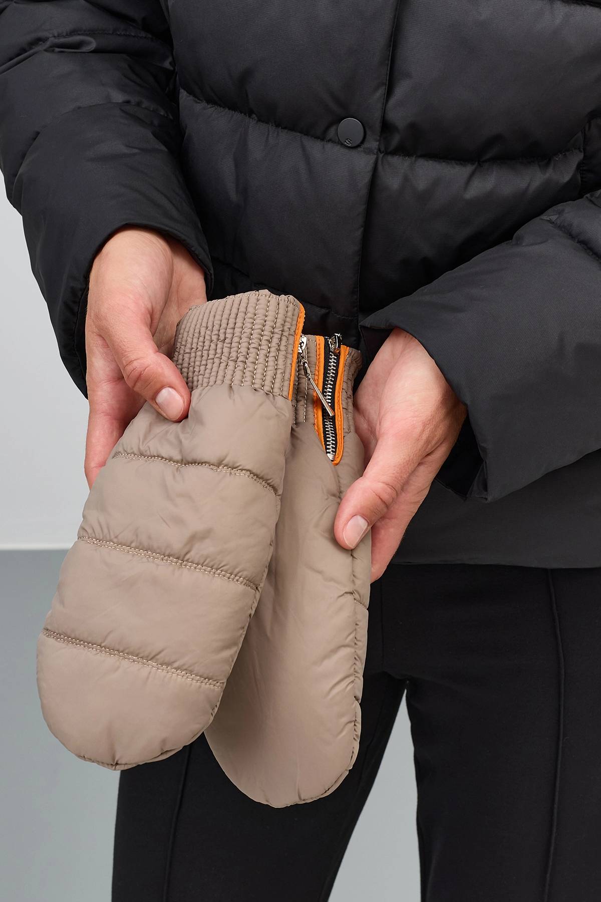 Варежки из искусственной овчины, One