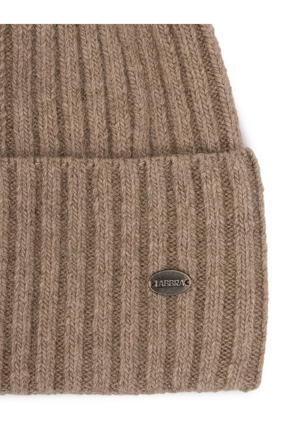 Шапка бежевая, One