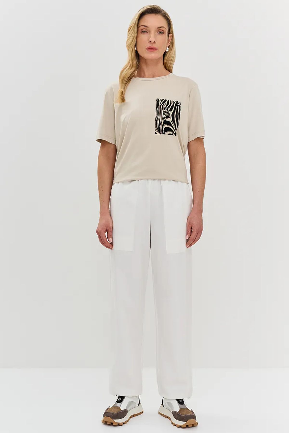 Кроссовки с контрастными деталями из натуральной кожи и мягкой замши, 40р