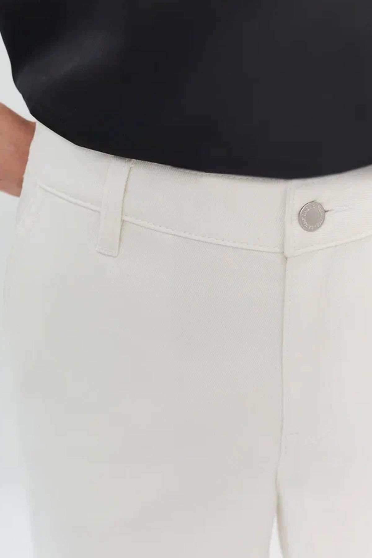 Классические белые джинсы, 40р