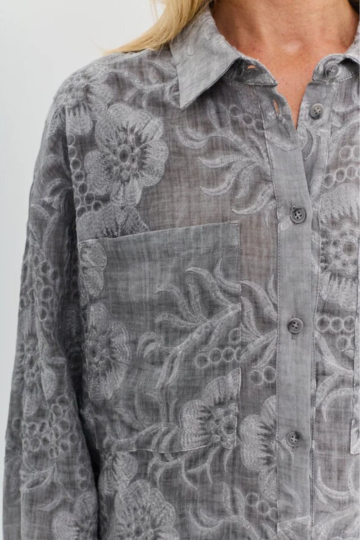 Блузка с флоральной вышивкой, 42р