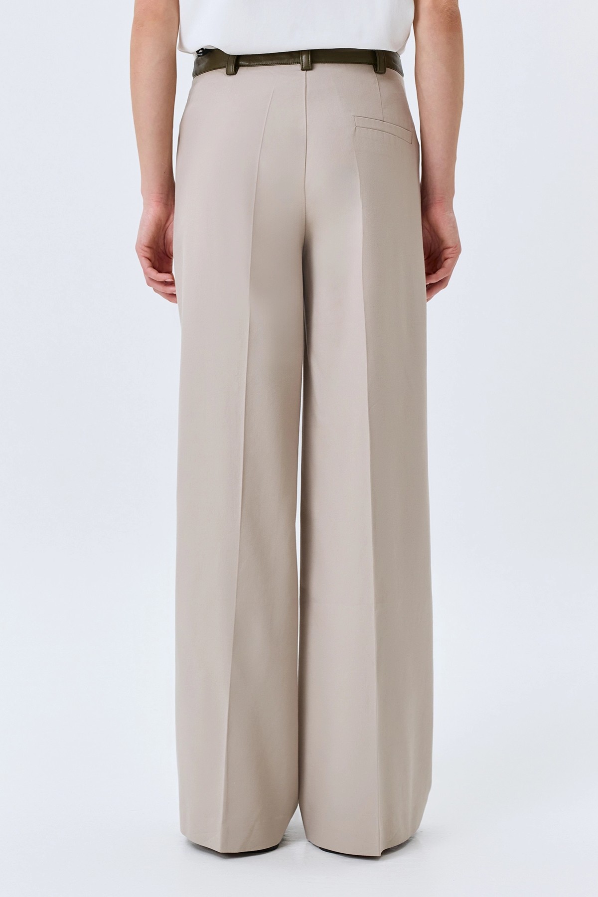 Широкие брюки с контрастным поясом, 52