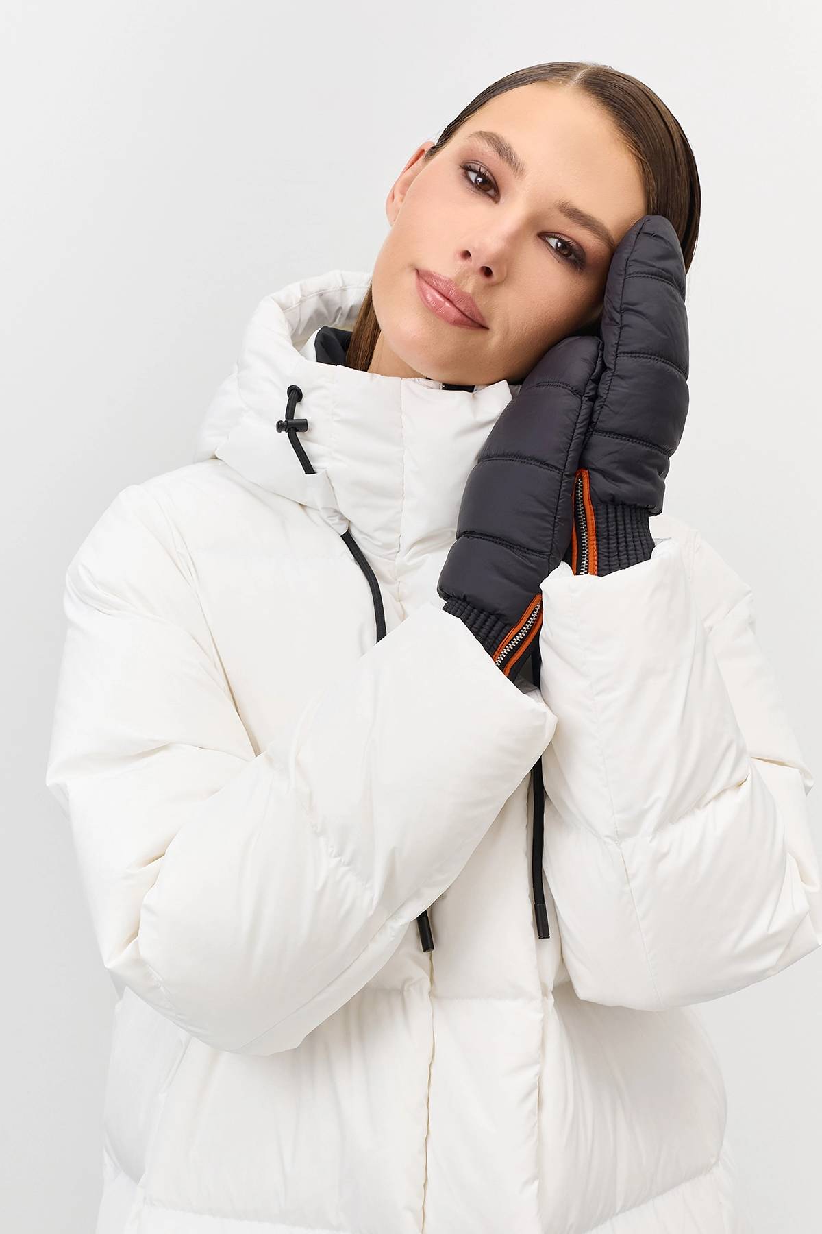 Утепленные варежки в спортивном стиле, One