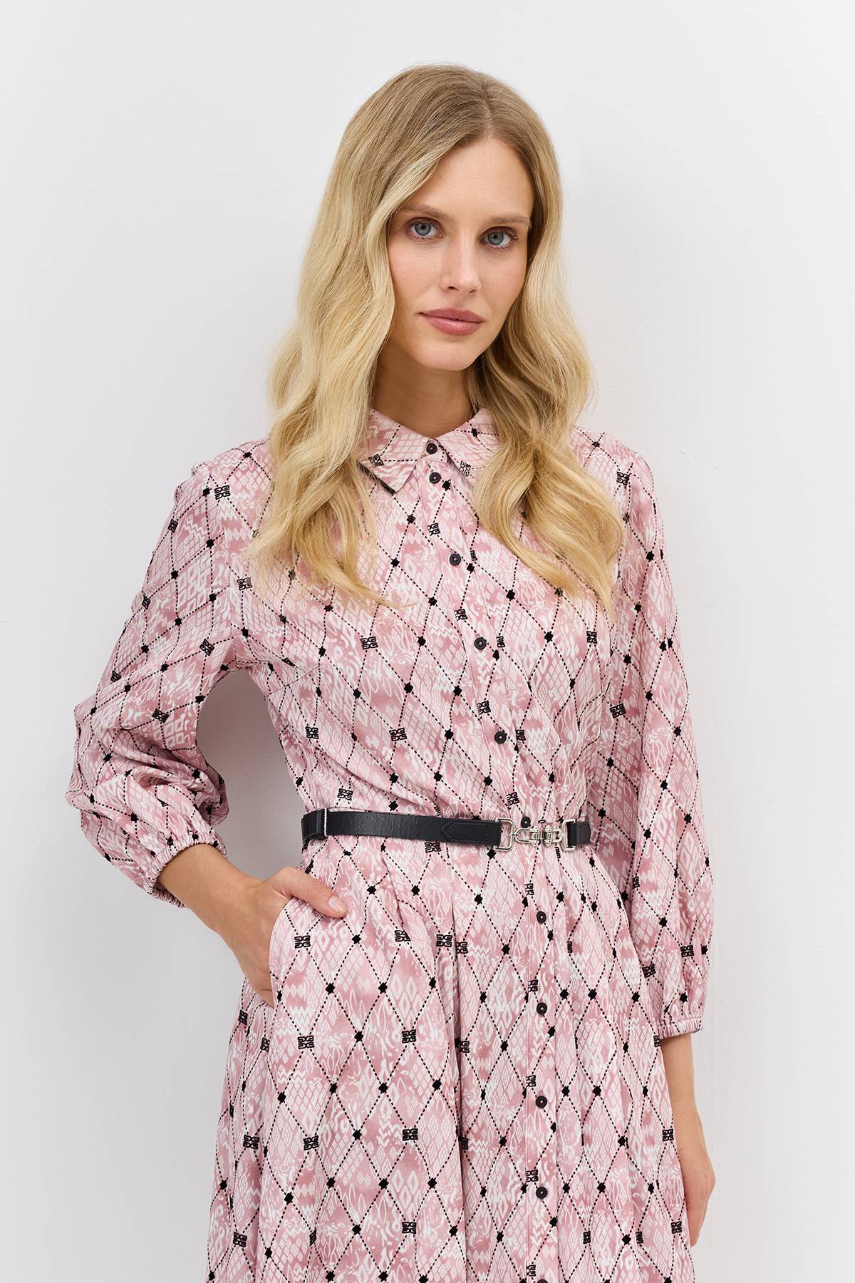 Лимитированная серия платье-рубашка с брендированным принтом и палантином, 34