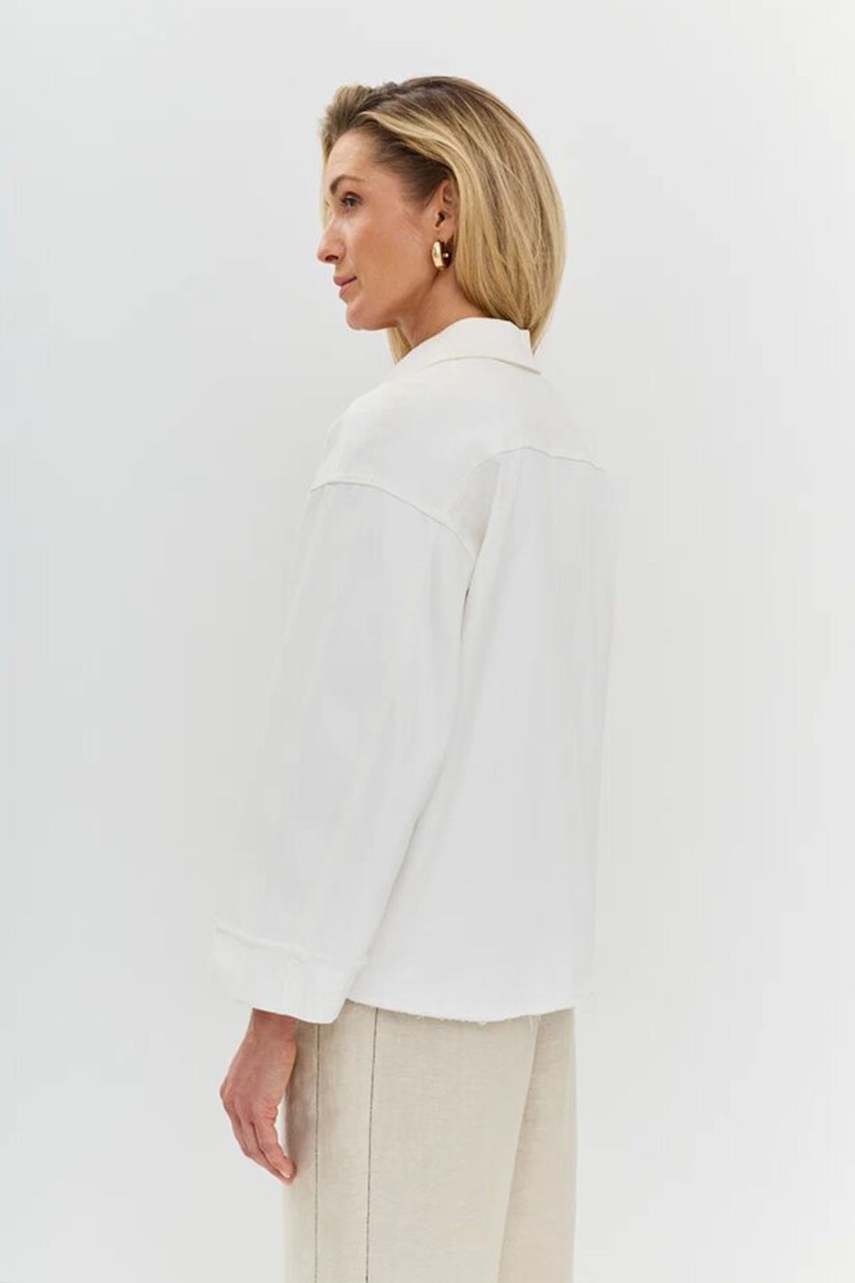 Классический жакет с контрастными пуговицами, 42р