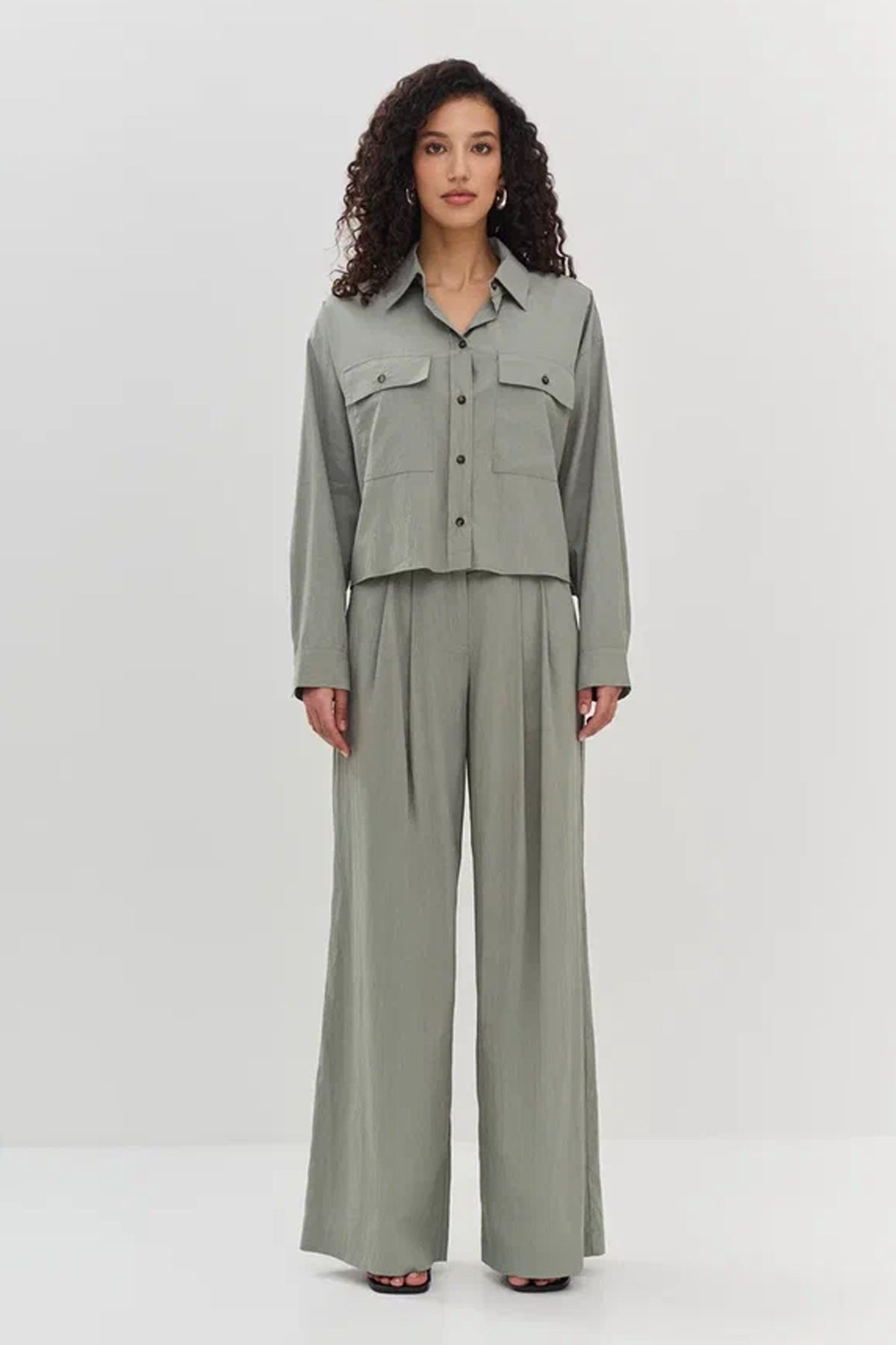 Брюки-палаццо серо-зелёного цвета, 40р