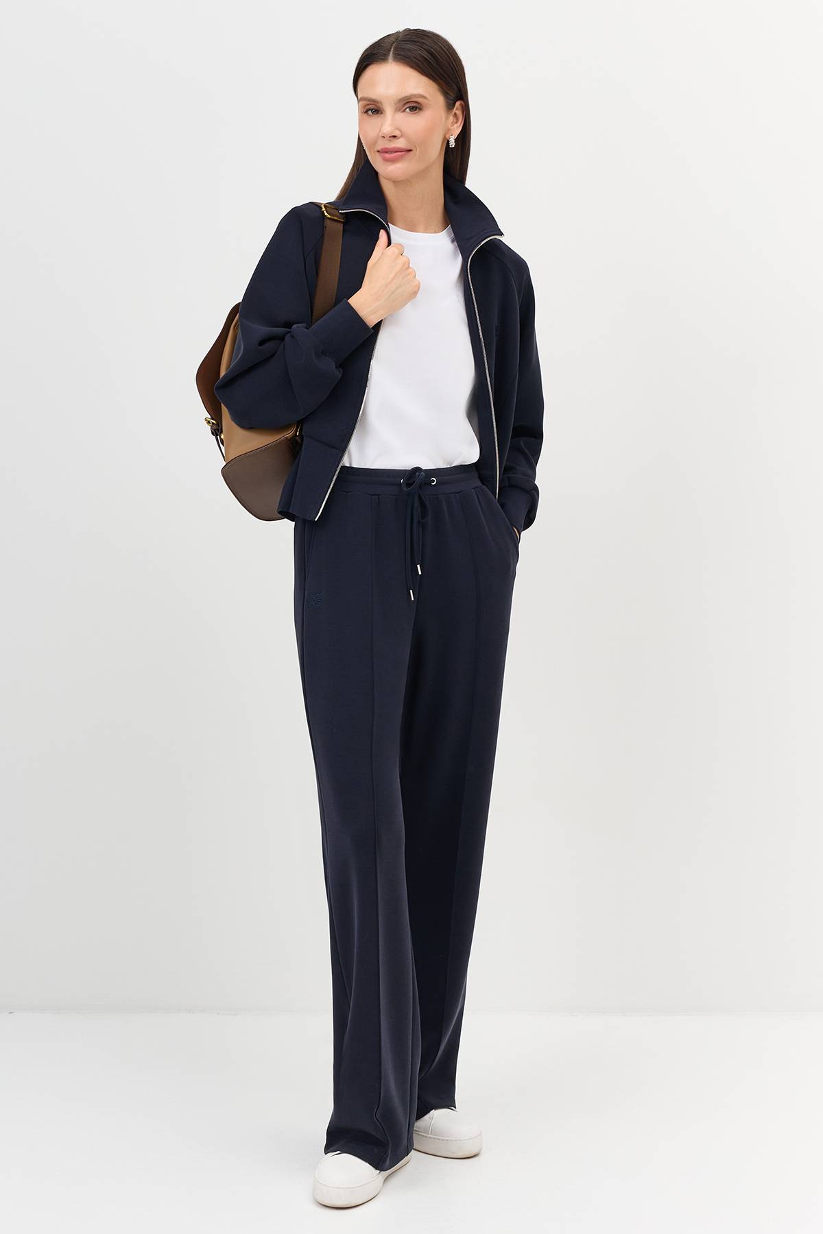 Лимитированная серия бомбер с высоким воротником и палантином, 40