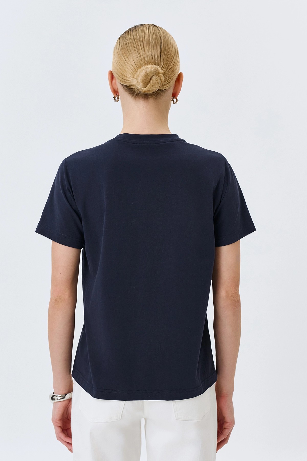 Футболка с деликатным принтом, 52