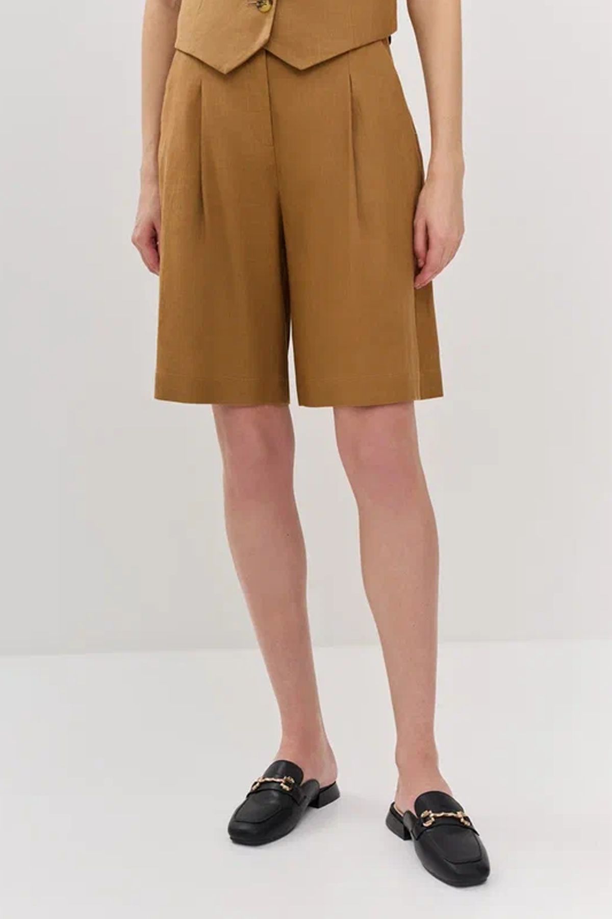 Свободные шорты до колена в коричневом цвете, 42р