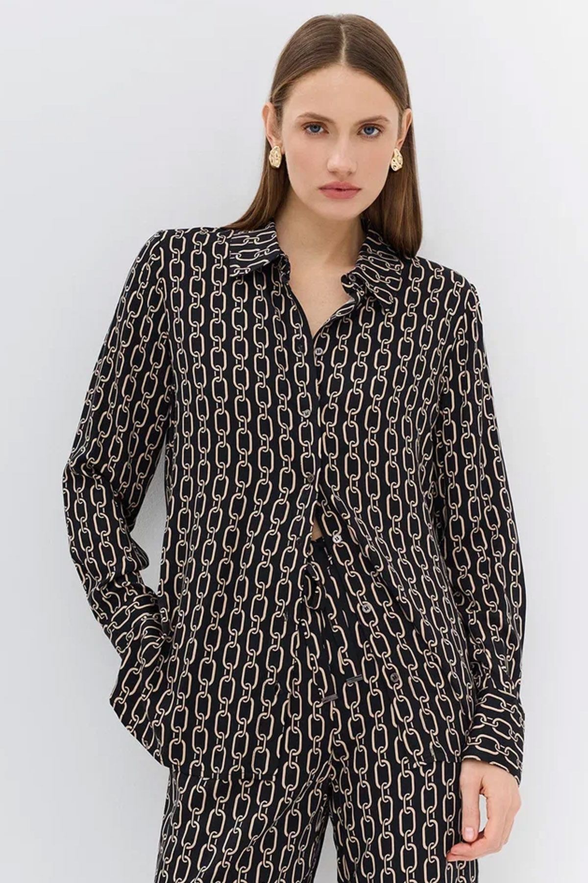 Блузка прямого силуэта из вискозы с принтом, 42р