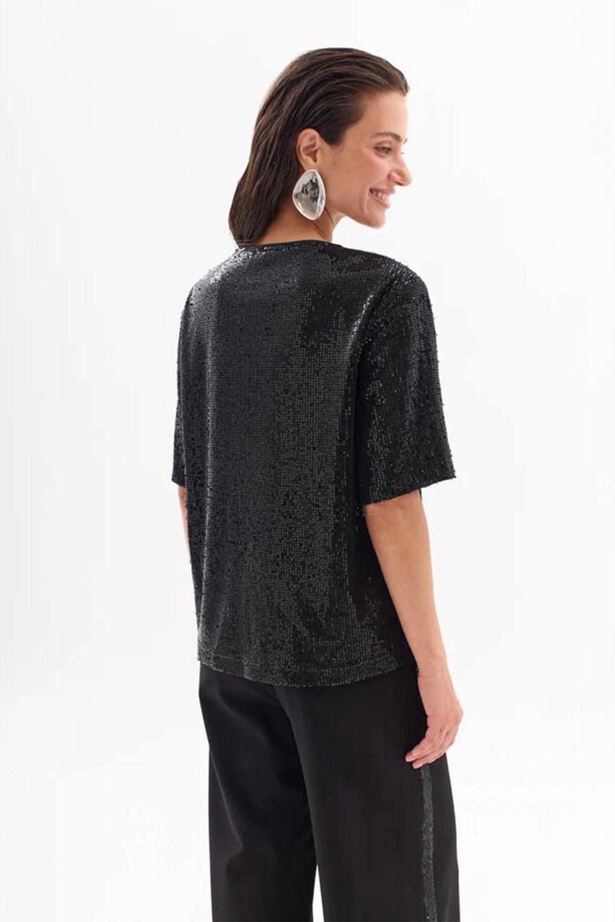 Топ с пайетками свободного силуэта, 42р