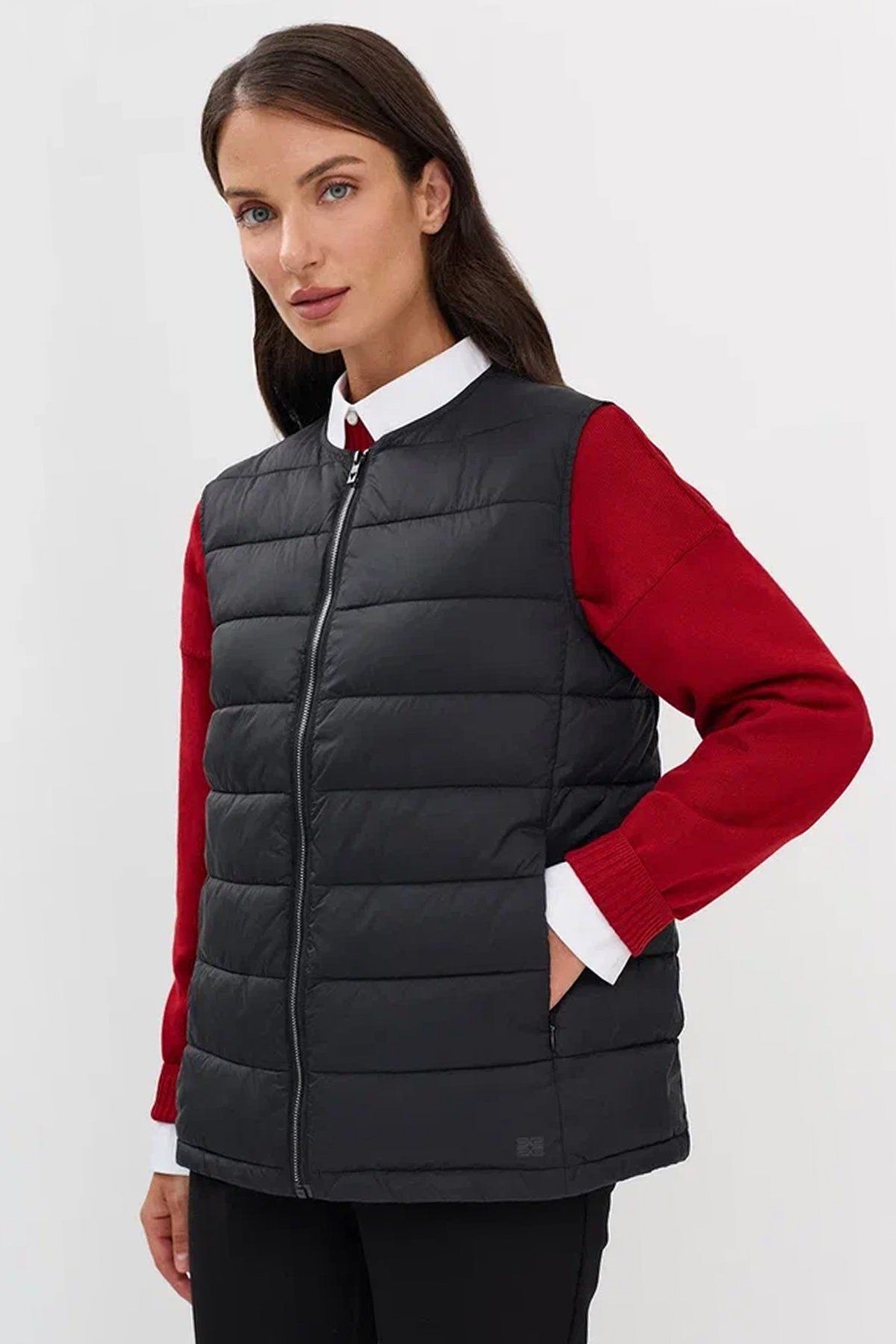 Классический жилет с горизонтальной стежкой, 44р