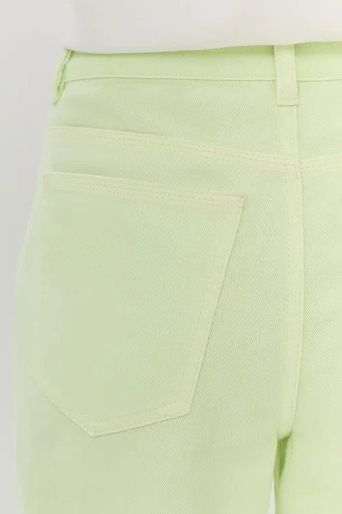 Яркие джинсы прямого силуэта, 48р