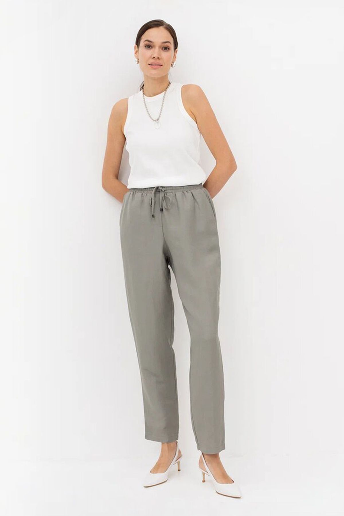 Базовые льняные брюки в каменном цвете, 42р