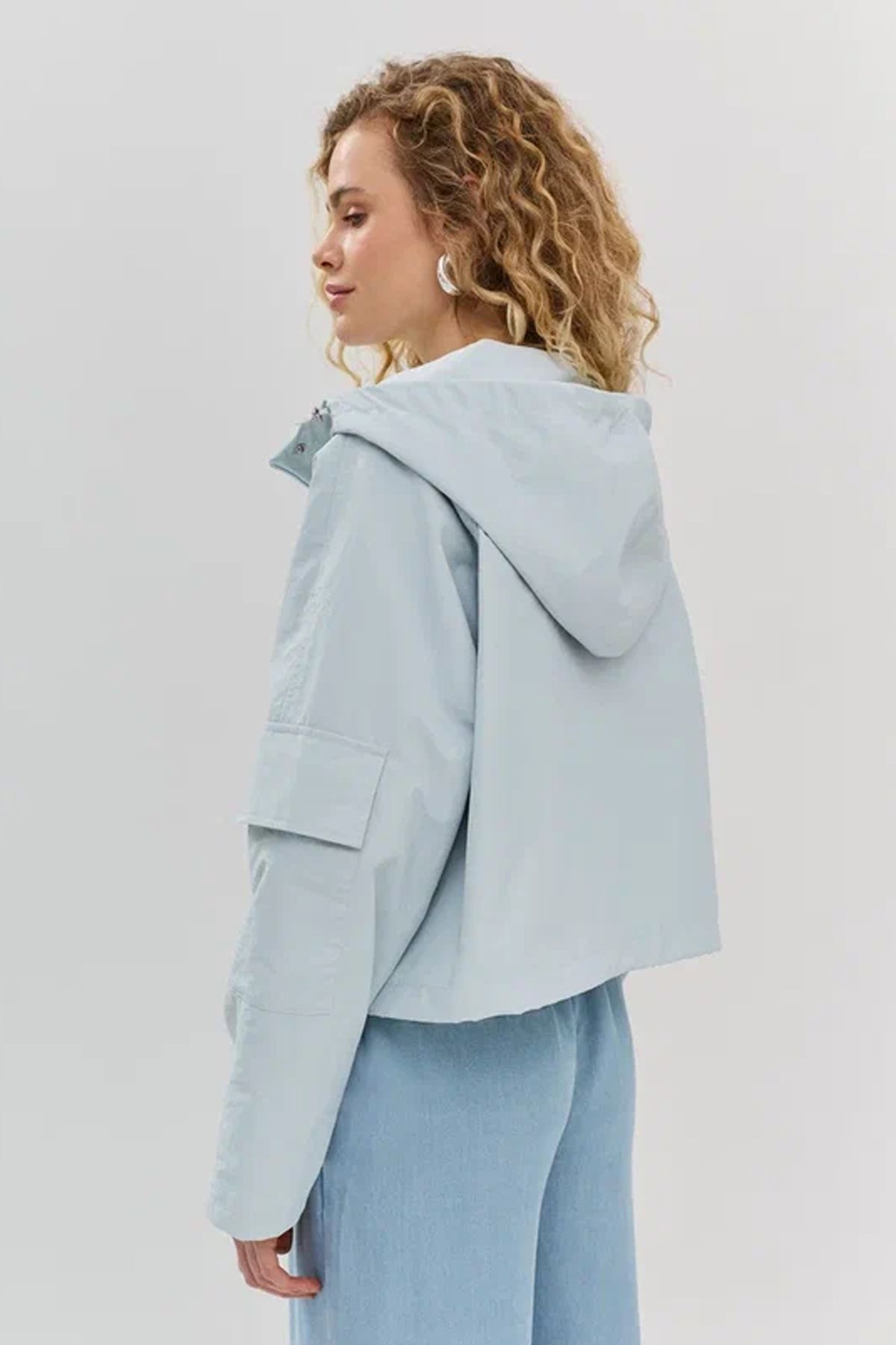 Укороченная ветровка свободного силуэта, 48р