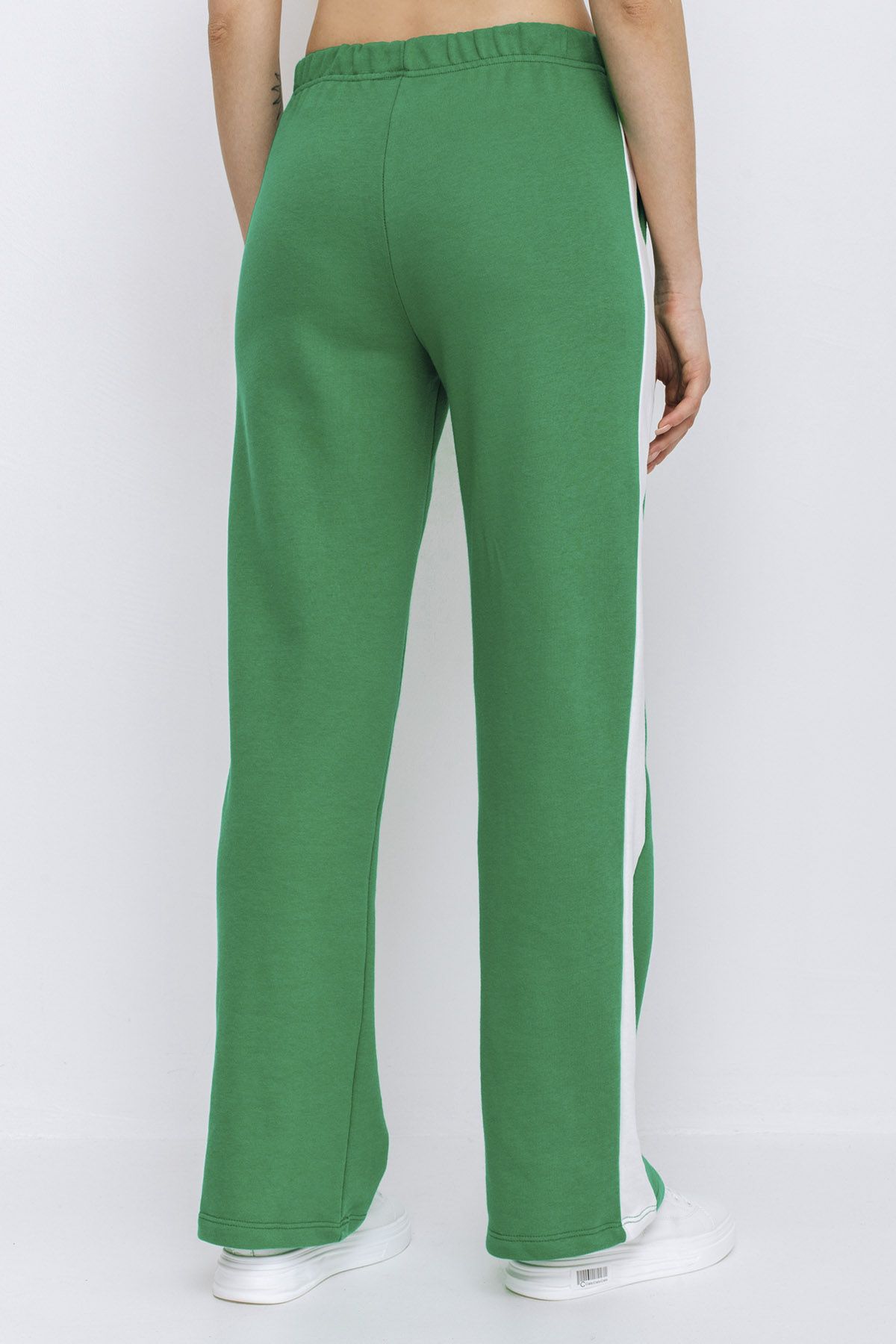 Зелёные спортивные брюки, 42р