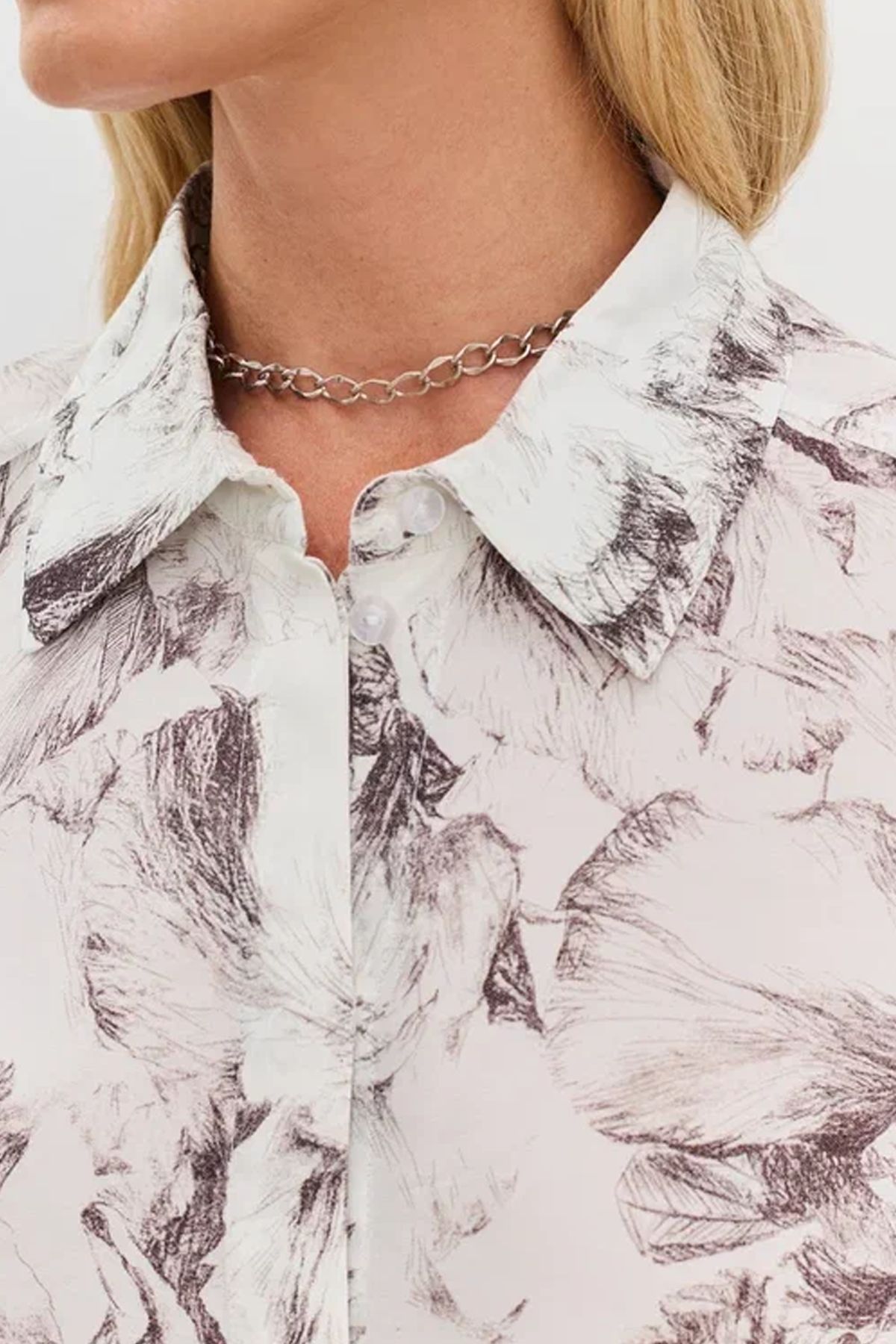 Легкая блузка с нежным цветочным принтом, 50р