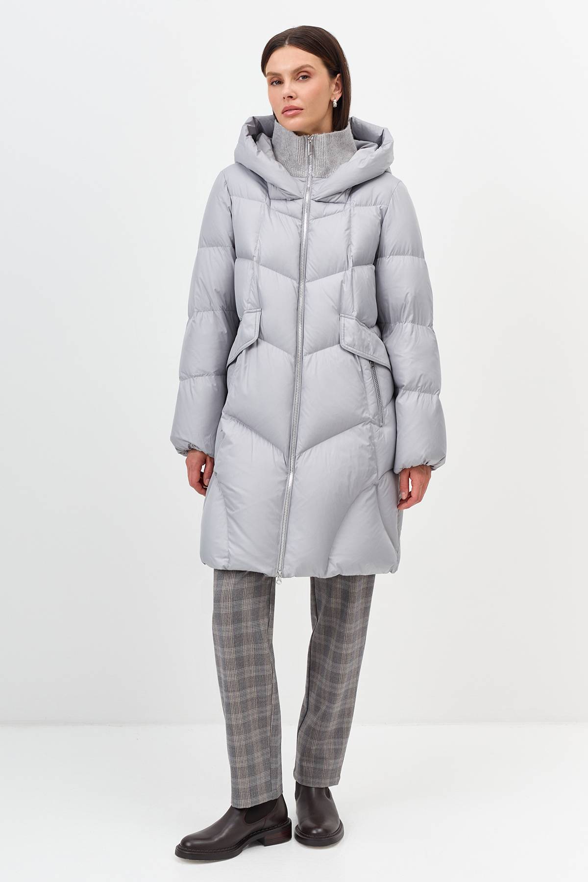 Лимитированная серия объемный пуховик с фигурной стежкой с палантином, 40