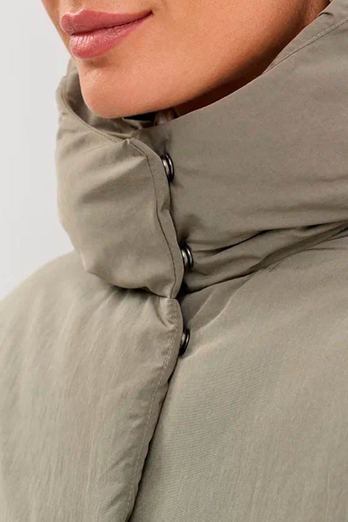 Куртка прямого силуэта с peach эффектом в оливковом цвете, 52р