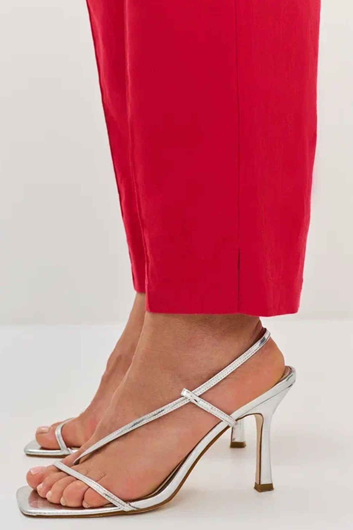 Однотонные брюки красного цвета со стрелками, 52р