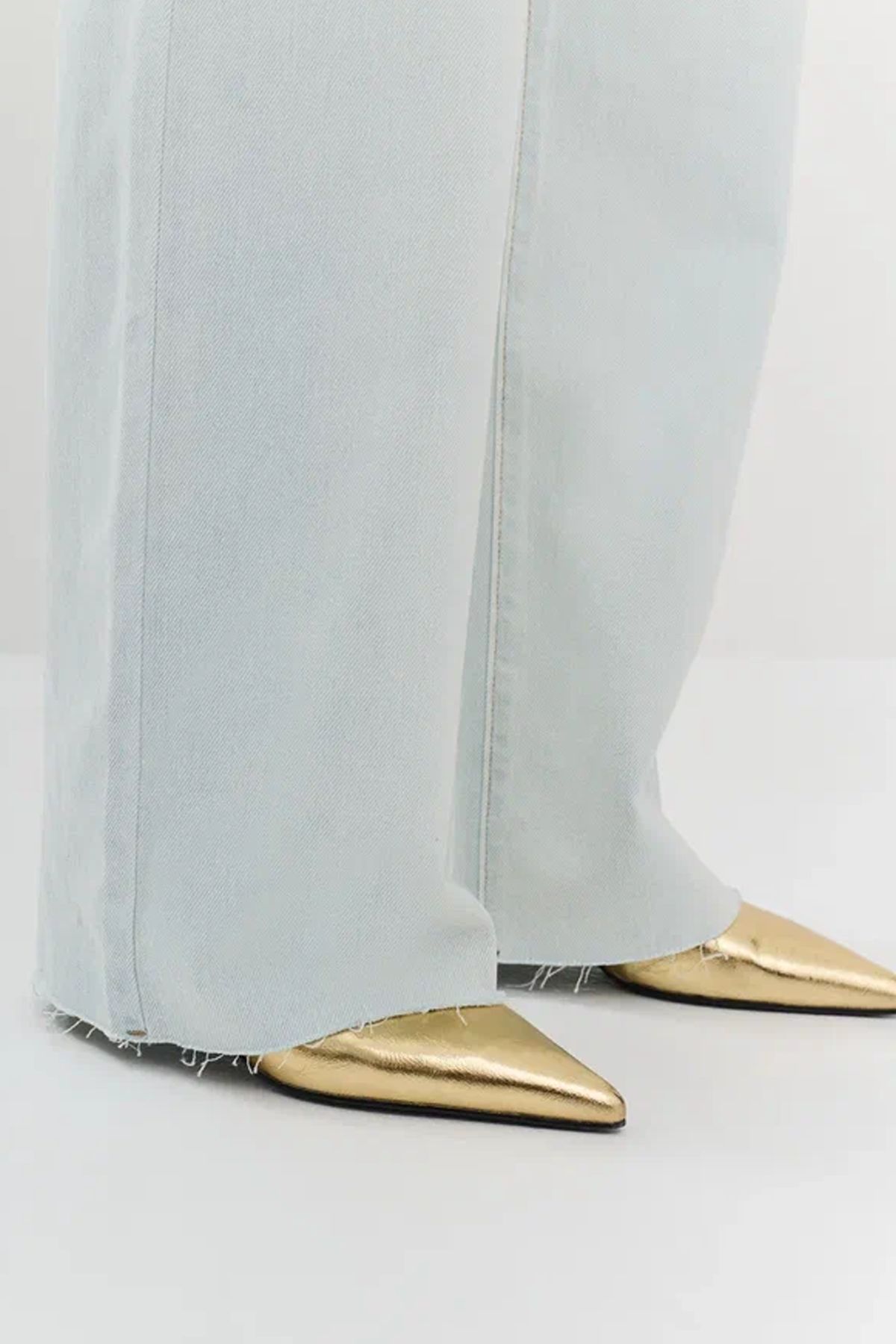 Светлые джинсы с высокой посадкой, 42р