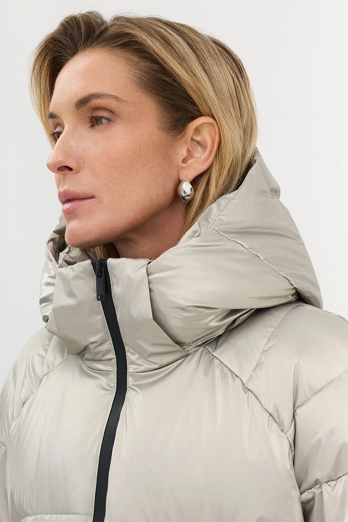 Пальто из фольгированной ткани, 42р