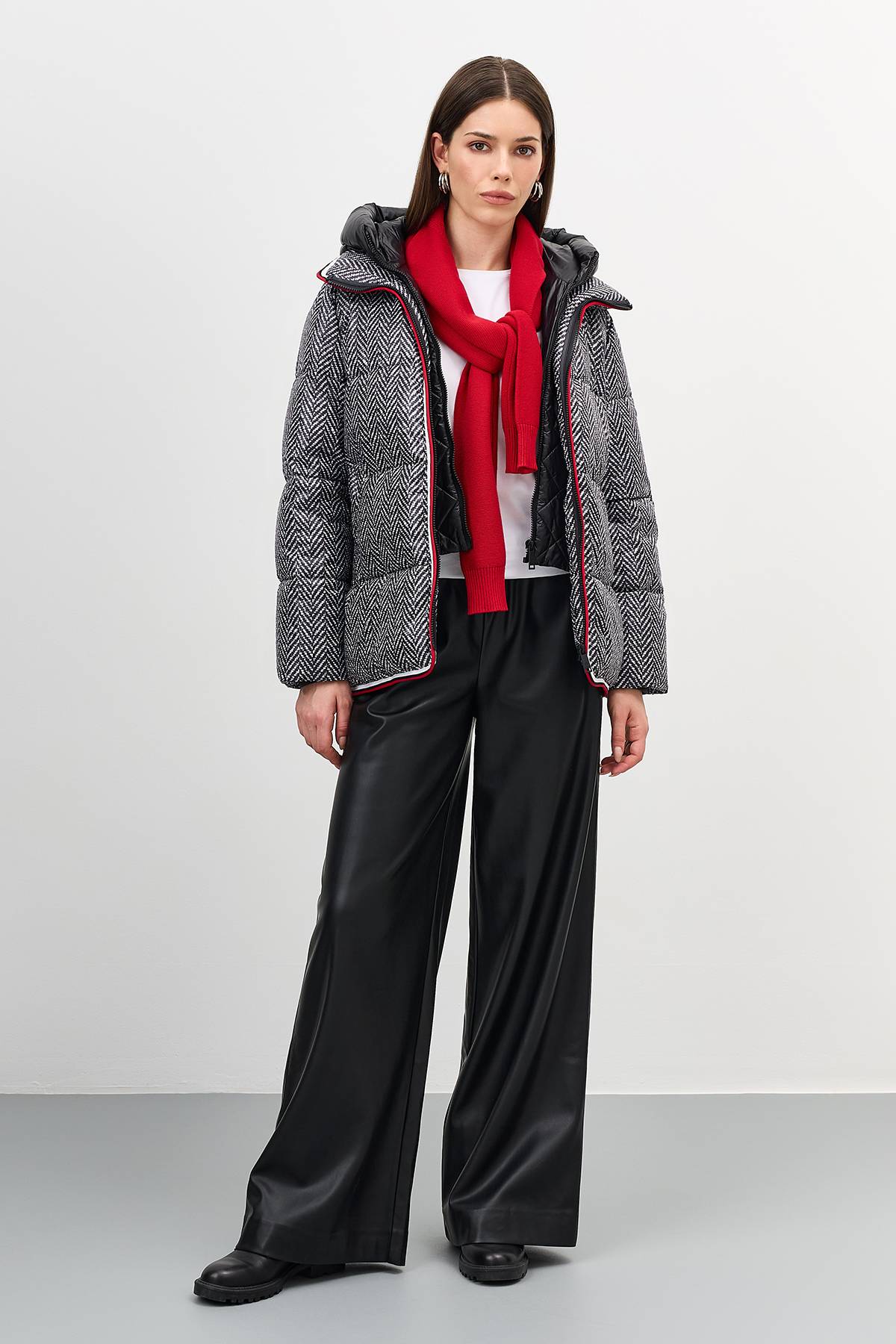 Лимитированная серия комбинированная куртка с принтом и палантин, 44