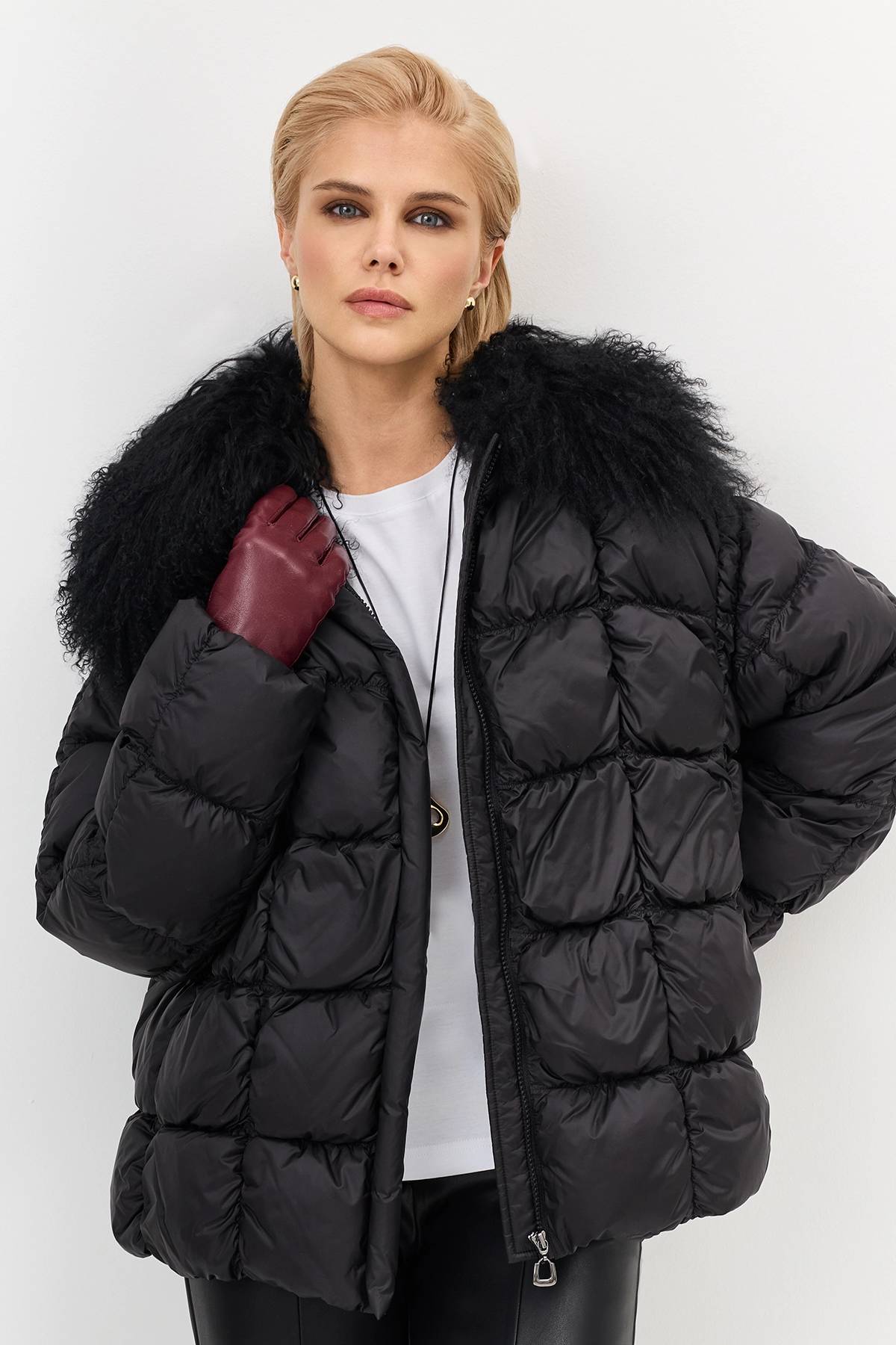 Лимитированная серия куртка черная пуховая с палантином, 36