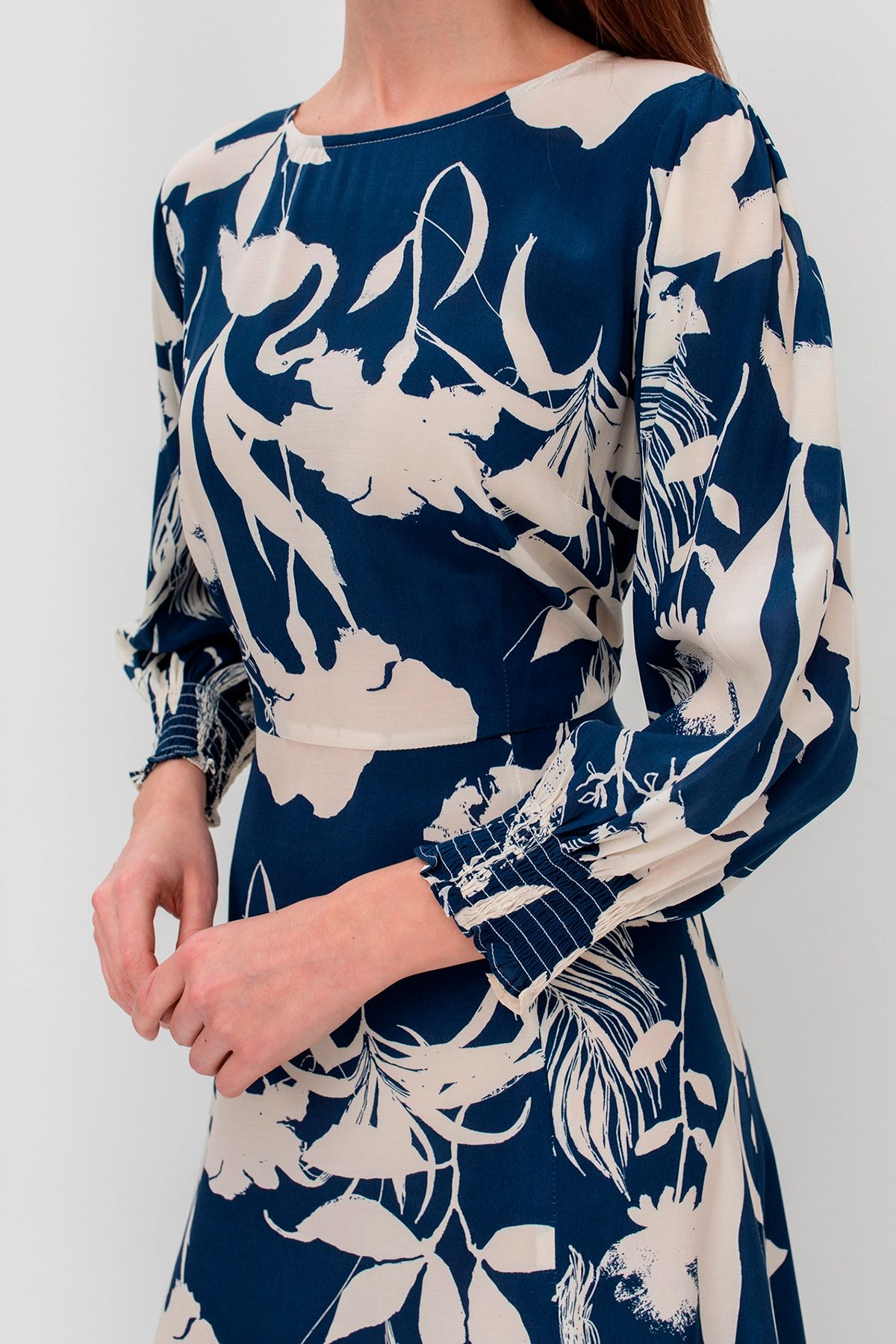 Платье с ярким цветочным принтом, 42р