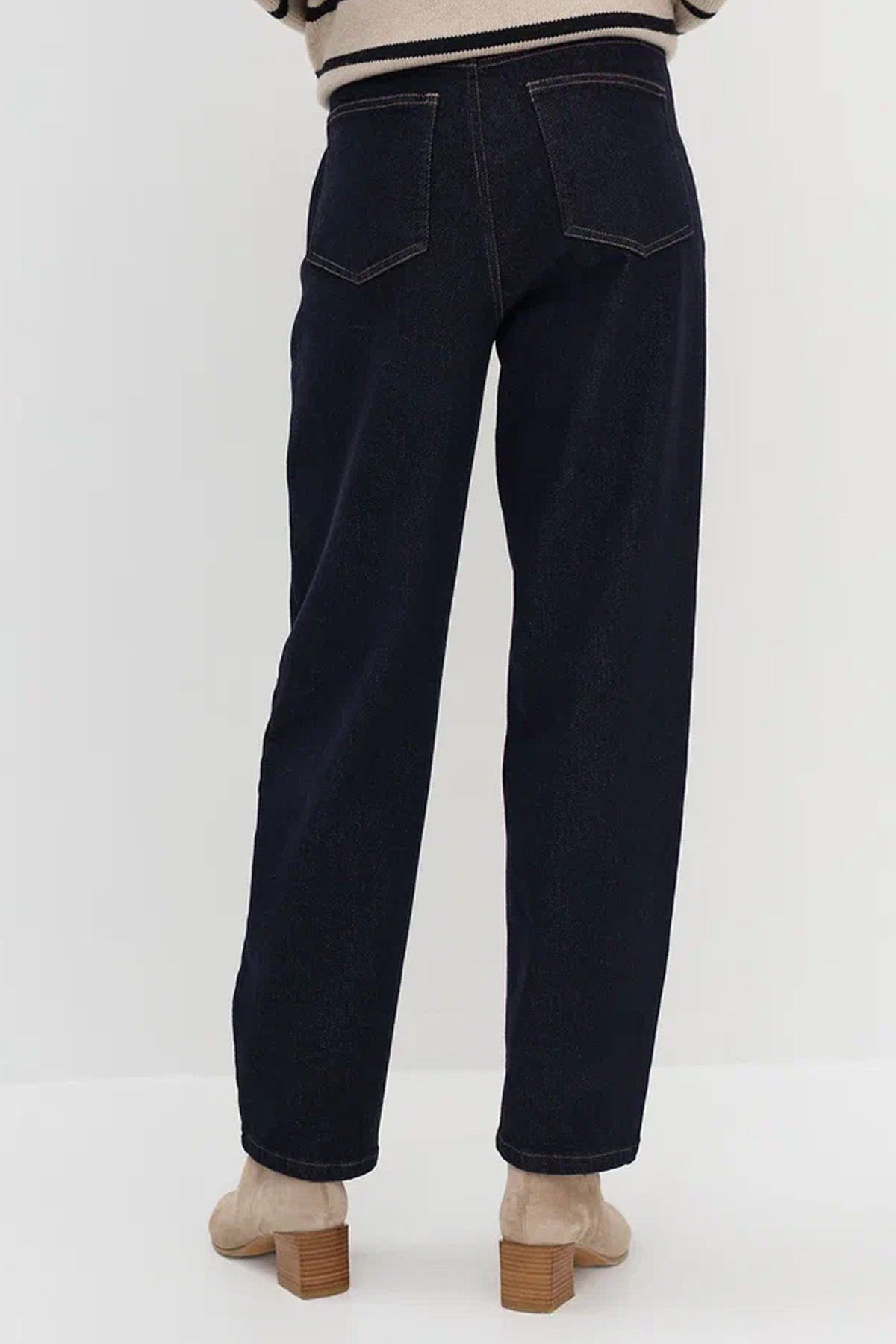 Джинсы бананы из классического темно-синего денима, 42р