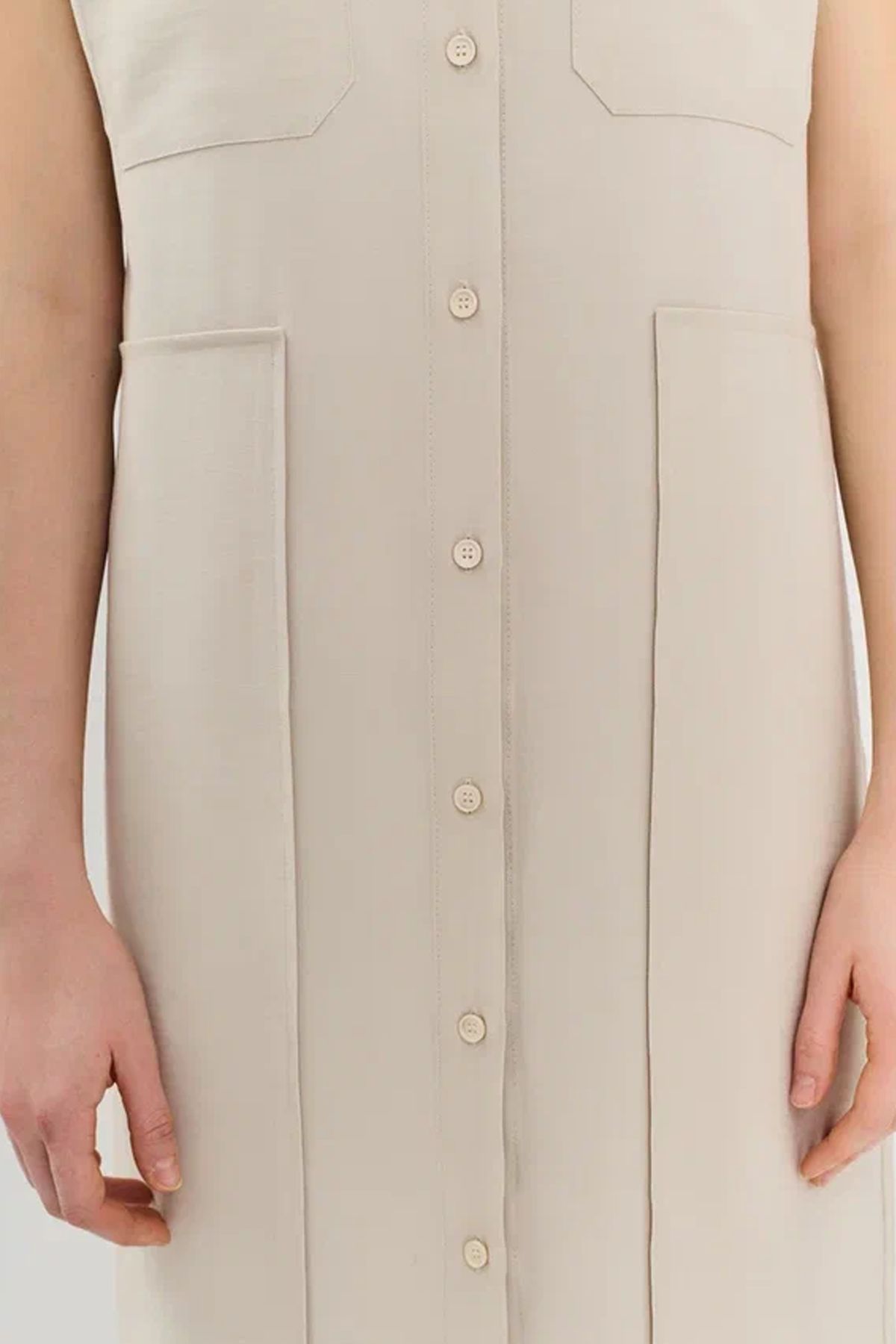 Платье-рубашка с закругленным низом, 46р