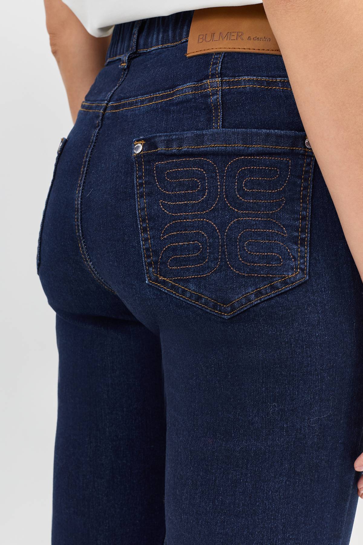 Классические прямые джинсы, 46