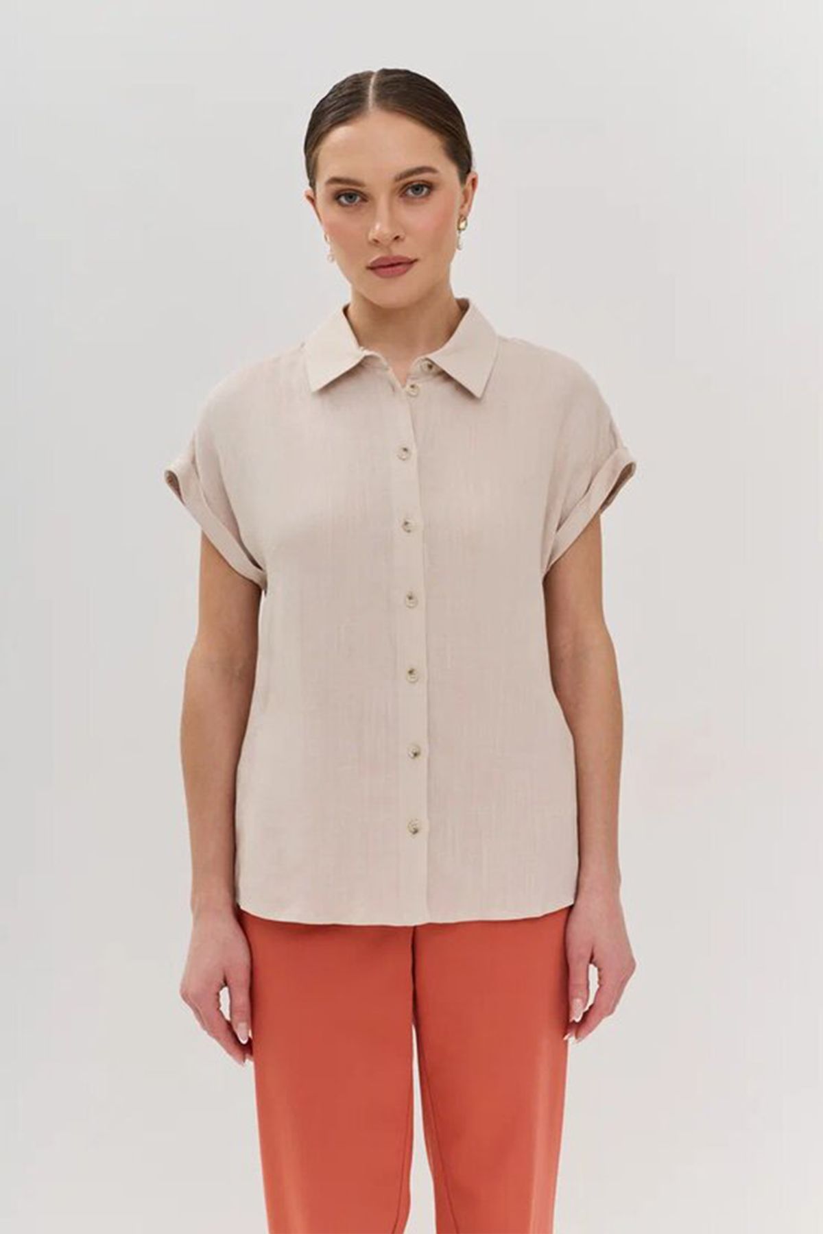 Блузка молочного цвета с коротким рукавом, 44р