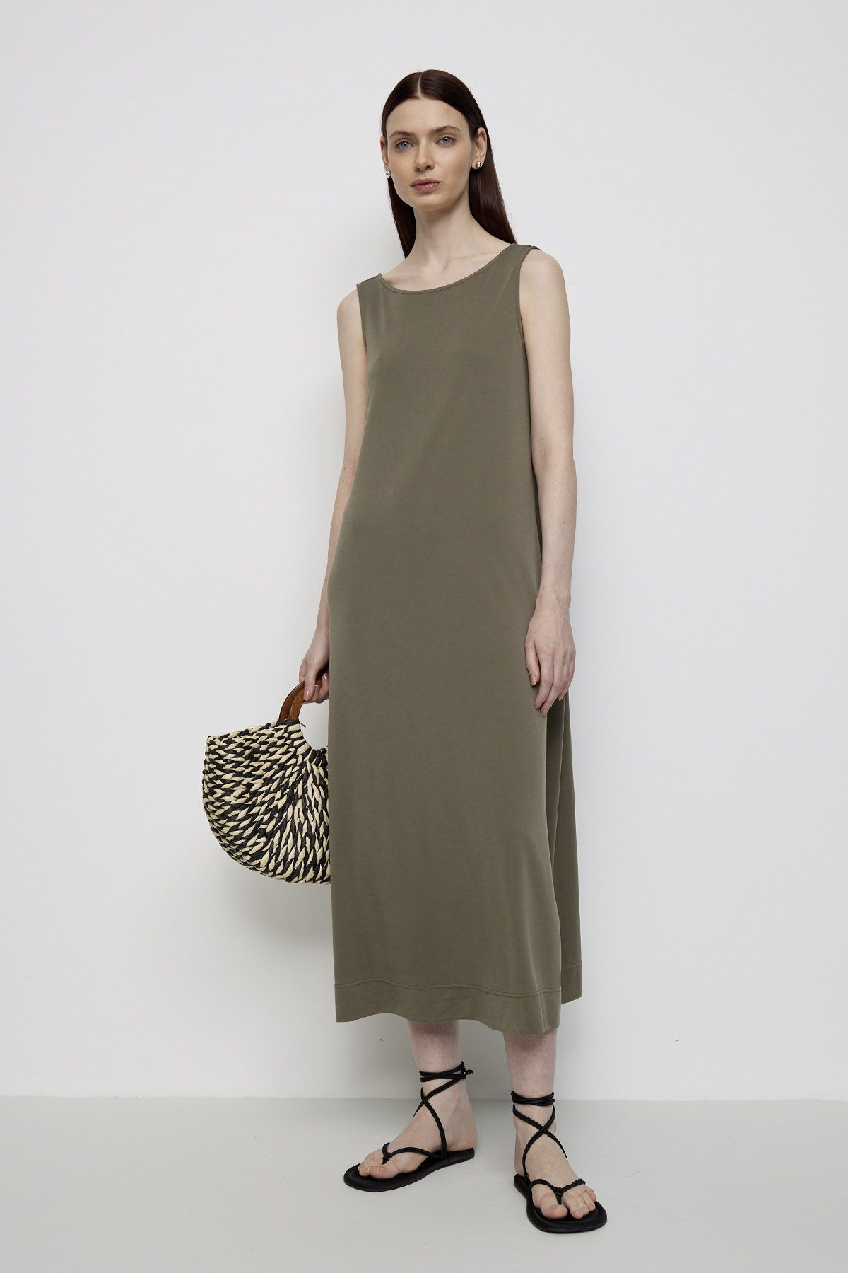 Платье с карманами в боковых швах, 44р