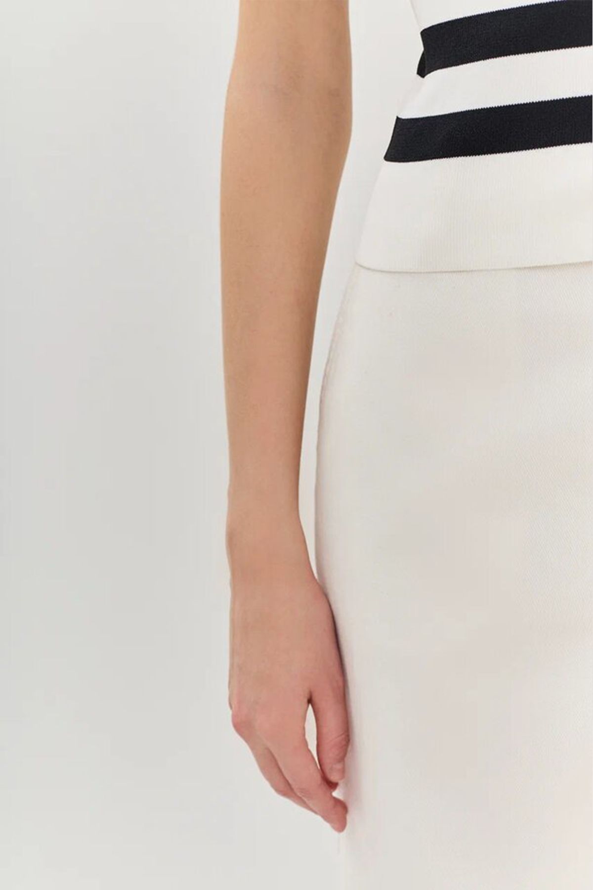 Трикотажный топ в полоску без рукавов, 46р