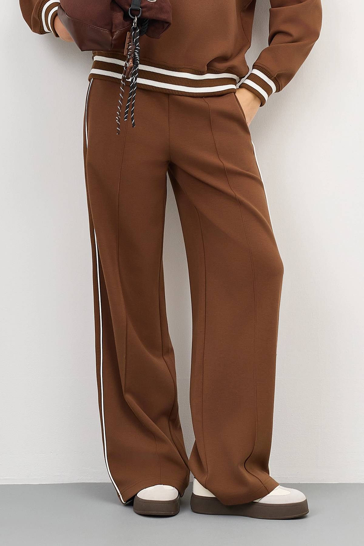 Лимитированная серия трикотажные брюки свободного силуэта с контрастным кантом и ремень, 42