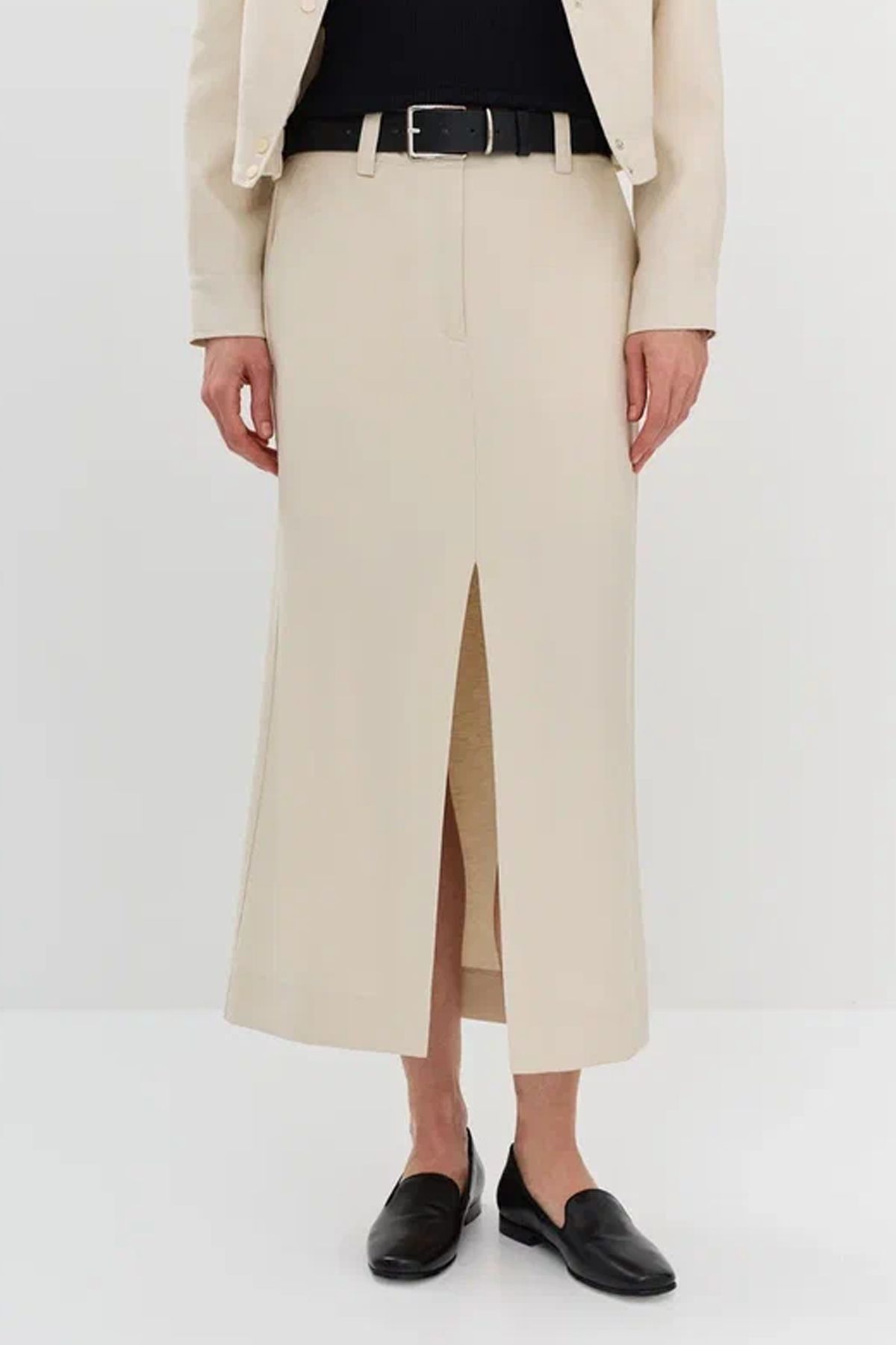 Юбка миди с акцентным глубоким разрезом, 52р