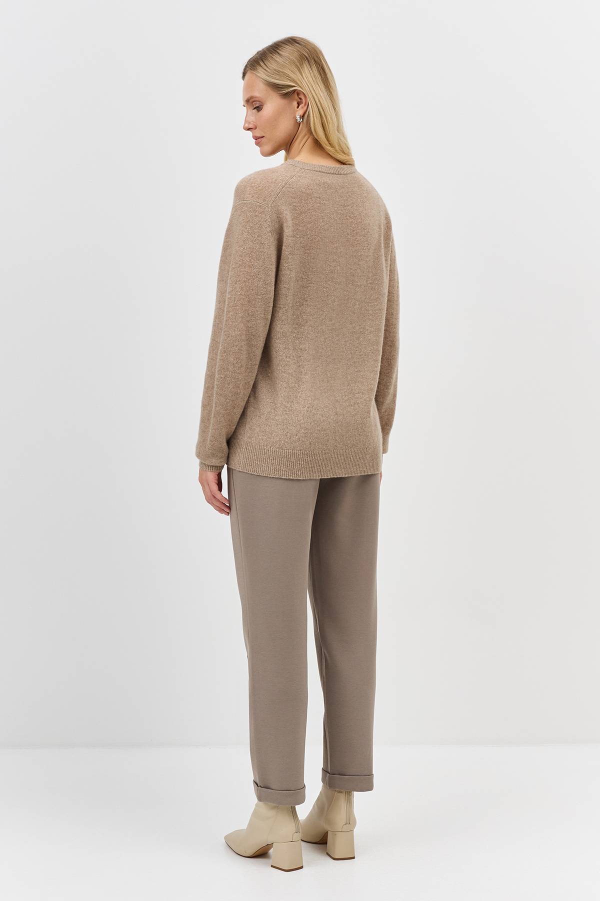 Лимитированная серия джемпер с V-образным вырезом из 100% кашемира и ремень, 42