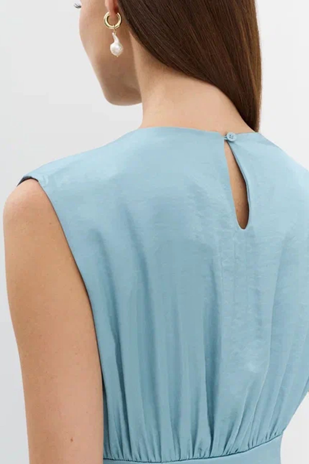 Элегантное платье со сборкой по талии в голубом цвете, 50р