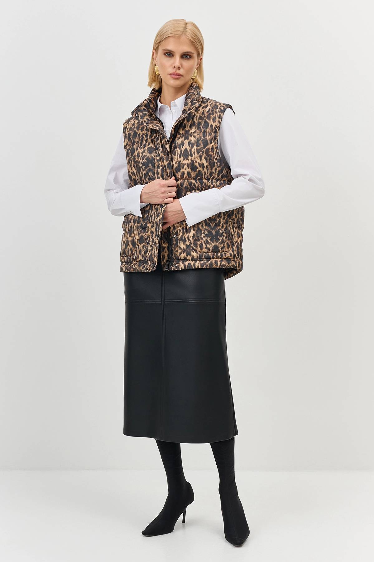 Лимитированная серия жилет с анималистичным принтом и палантин, 34