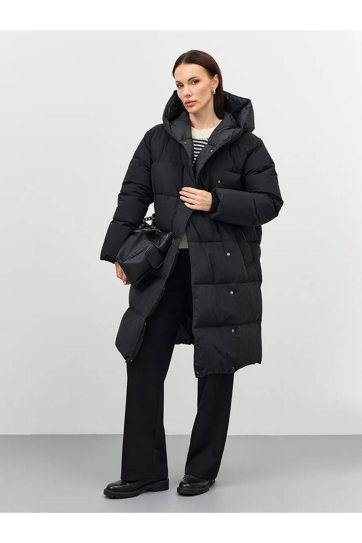 Лимитированная серия  пуховик с капюшоном и палантин, 48