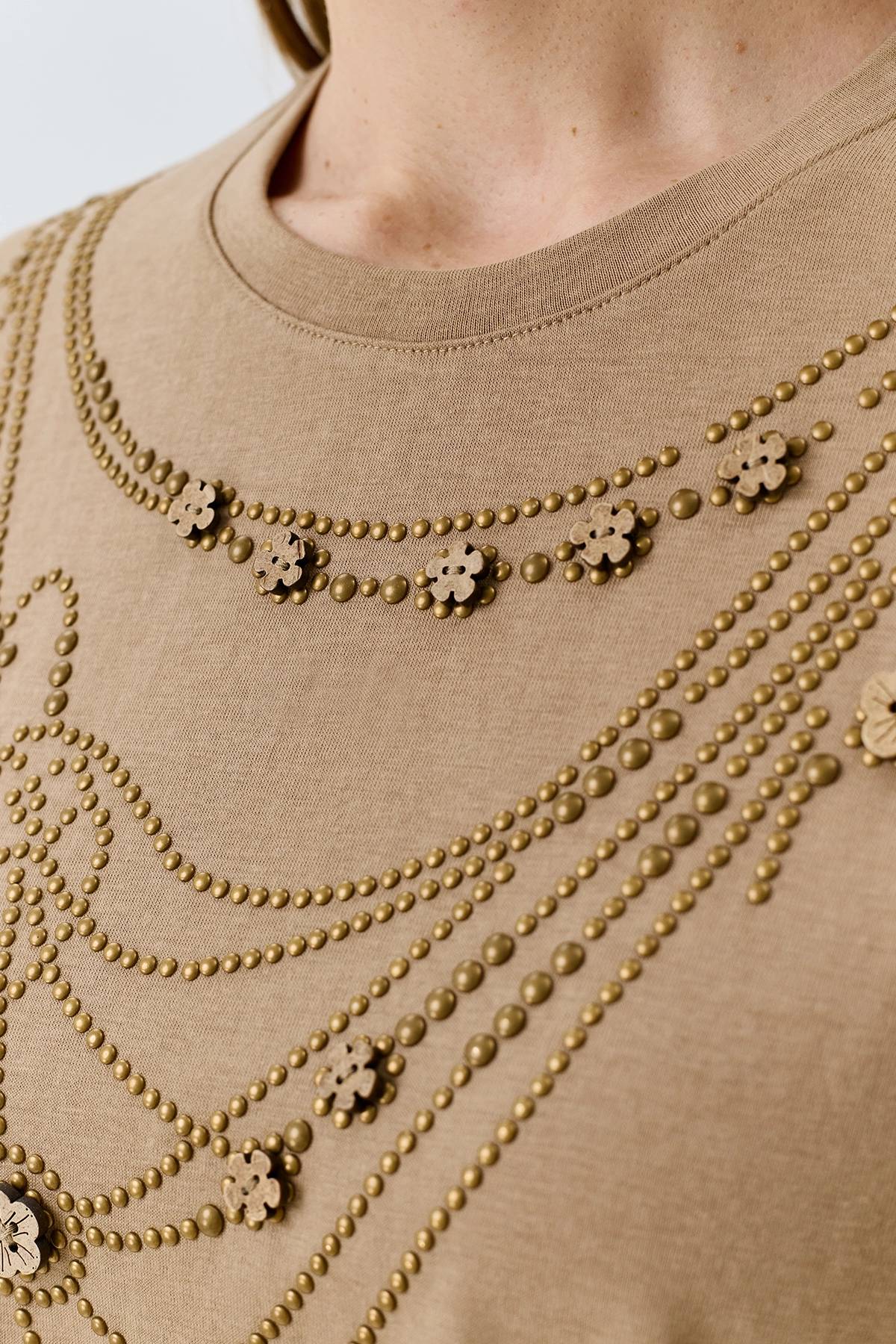 Футболка с акцентным декором, 46