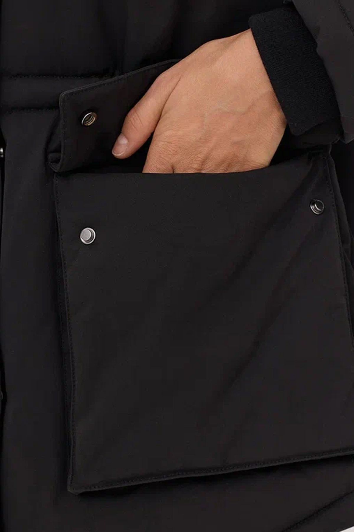 Куртка в спортивном стиле с контратной отделкой в черном цвете, 50р