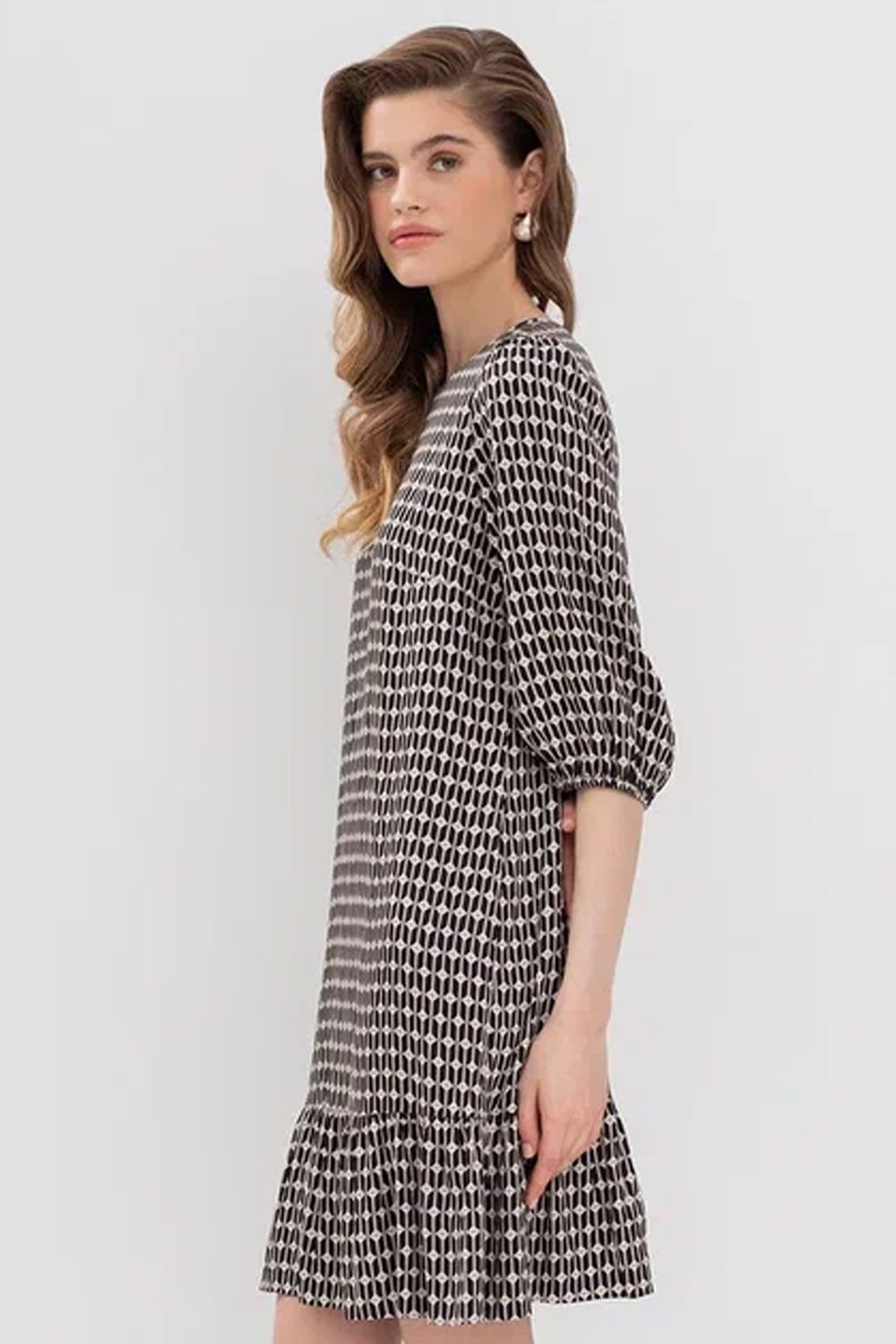 Платье с геометрическим принтом, 40р