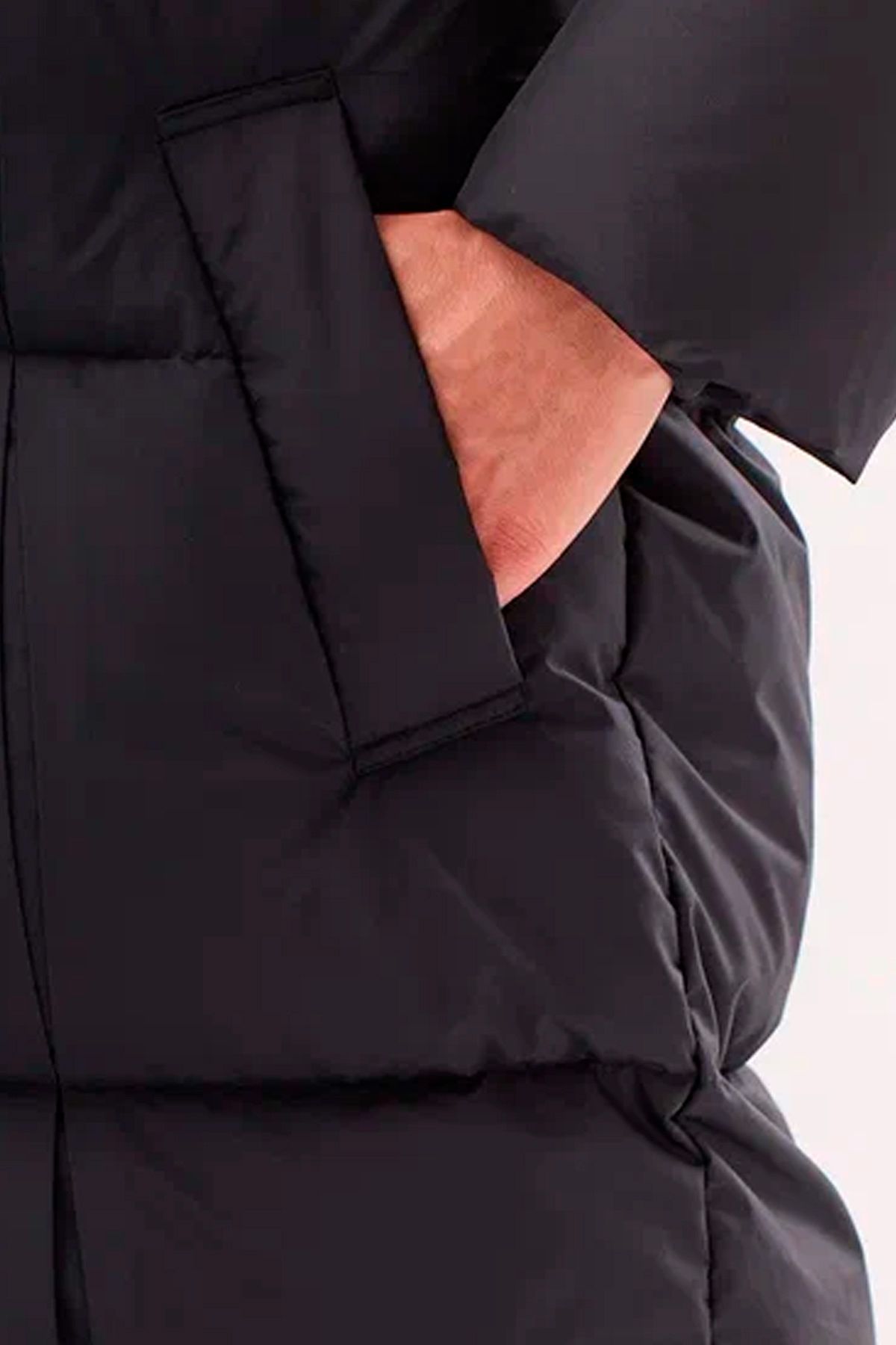 Удлиненное пуховое пальто с акцентными складками, 52р