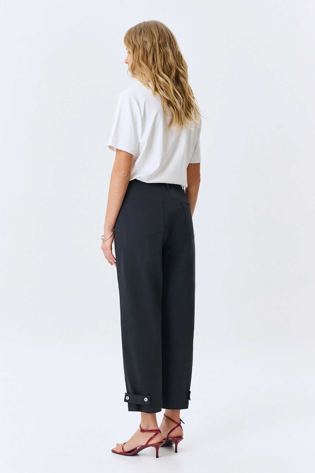 Брюки из тенселя с хлястиками, 46