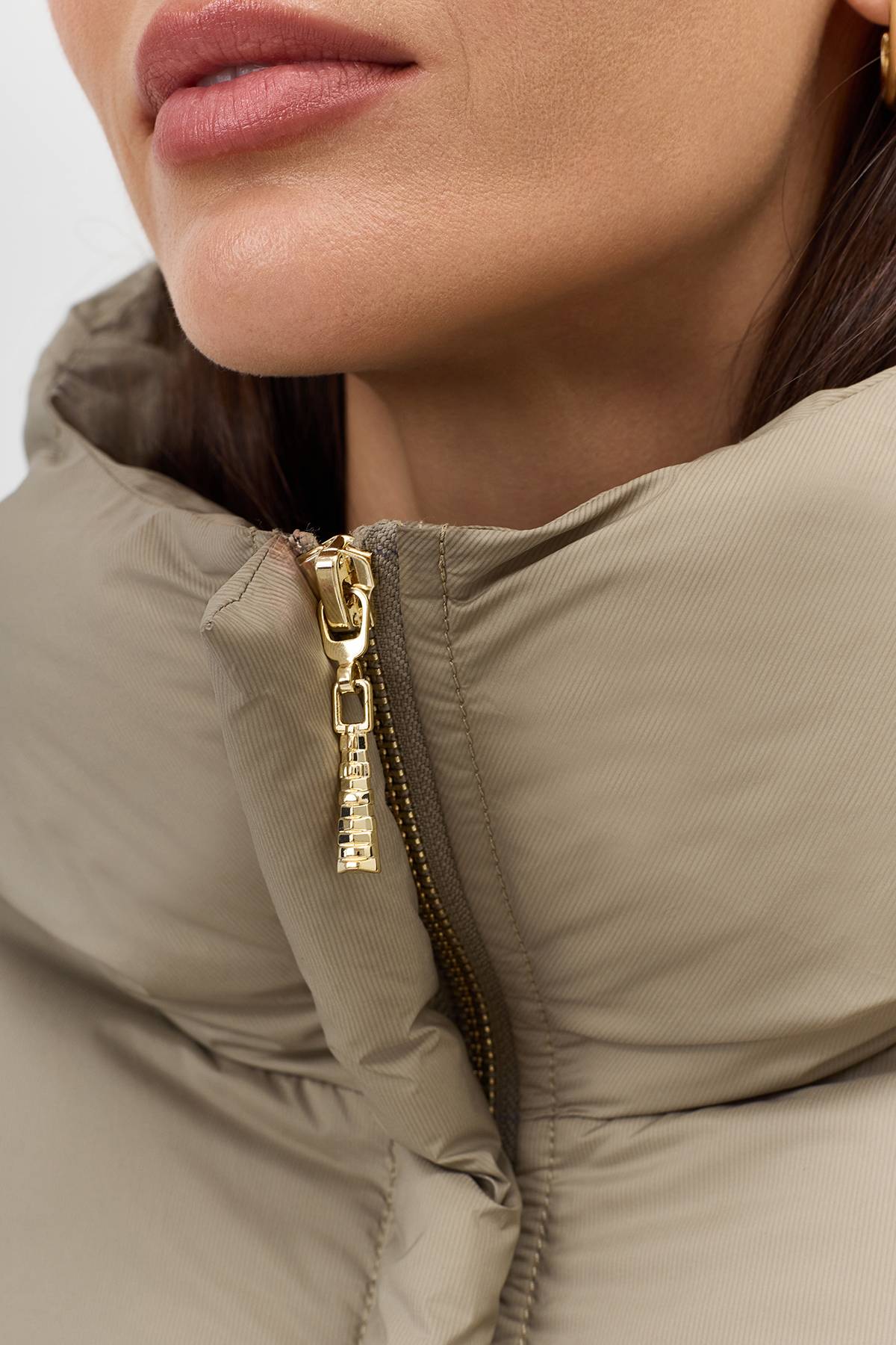 Лимитированная серия куртка оливковая с палантином, 36