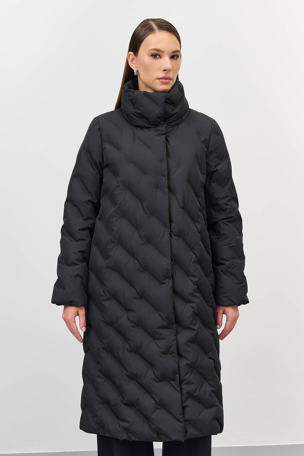 Лимитированная серия пальто с светло-серым палантином , 48